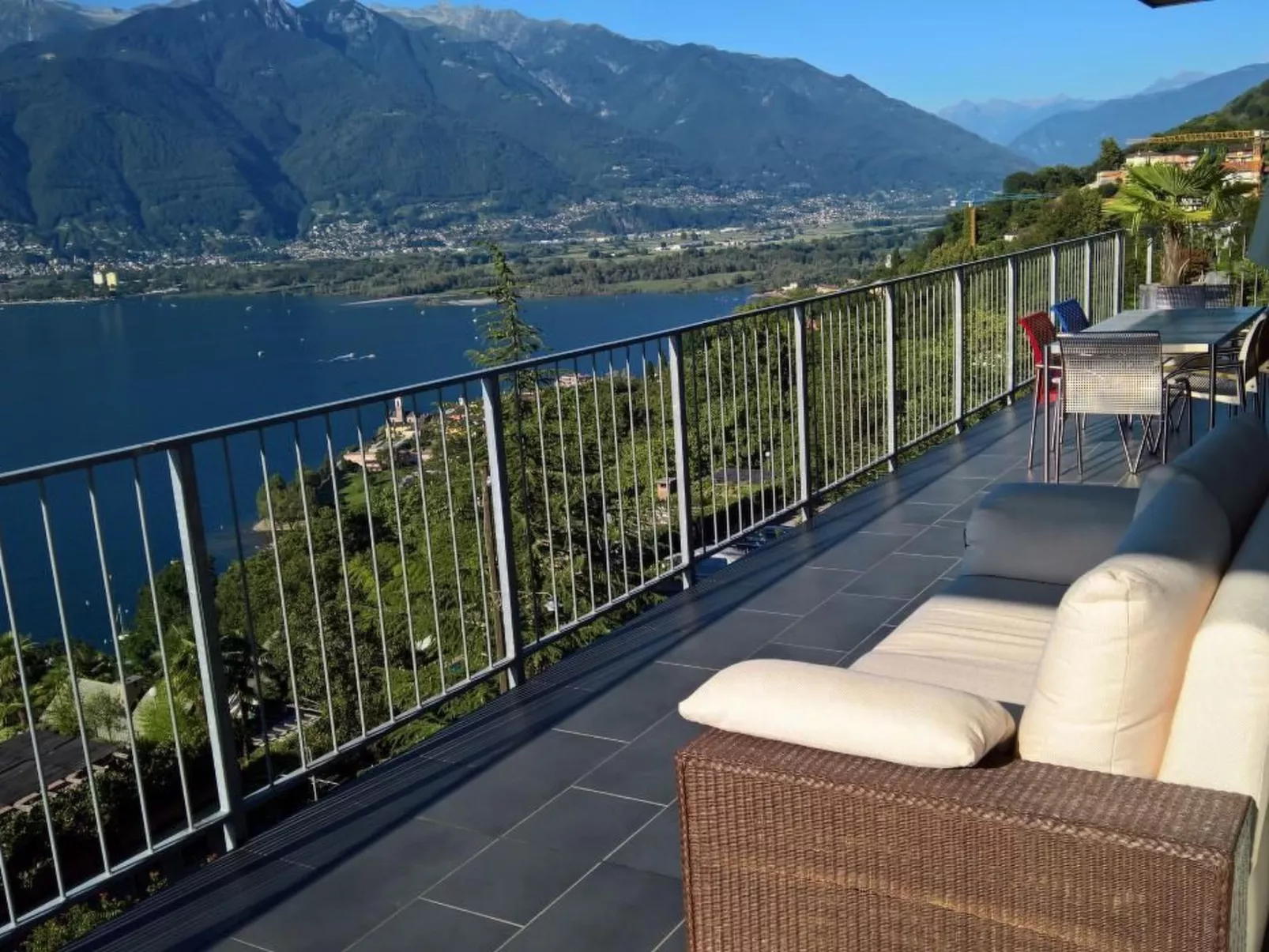 Wohnung an Traumlage mit Tessinerflair-Dedans