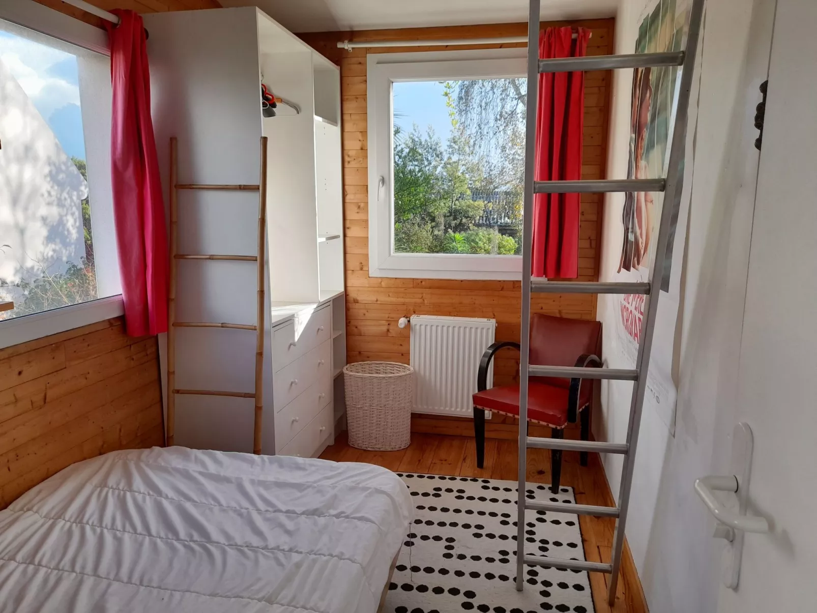 Großes Familienhaus mit schön angelegtem Garten-Dedans