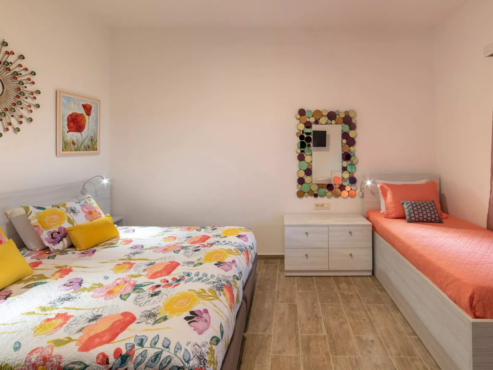 Lemonia für 6 Personen und 3 Kinder-Dedans