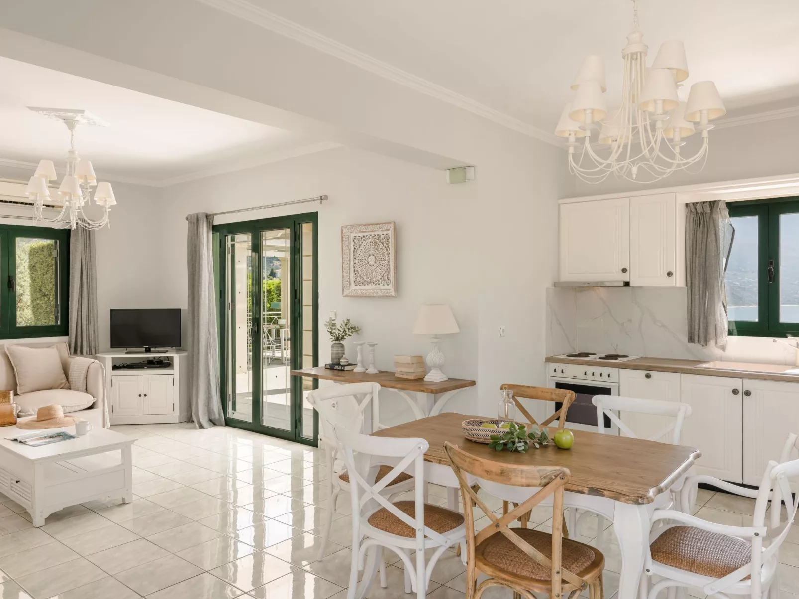 Ferienvilla "Seaspray" mit Blick auf das Wasser-Dedans