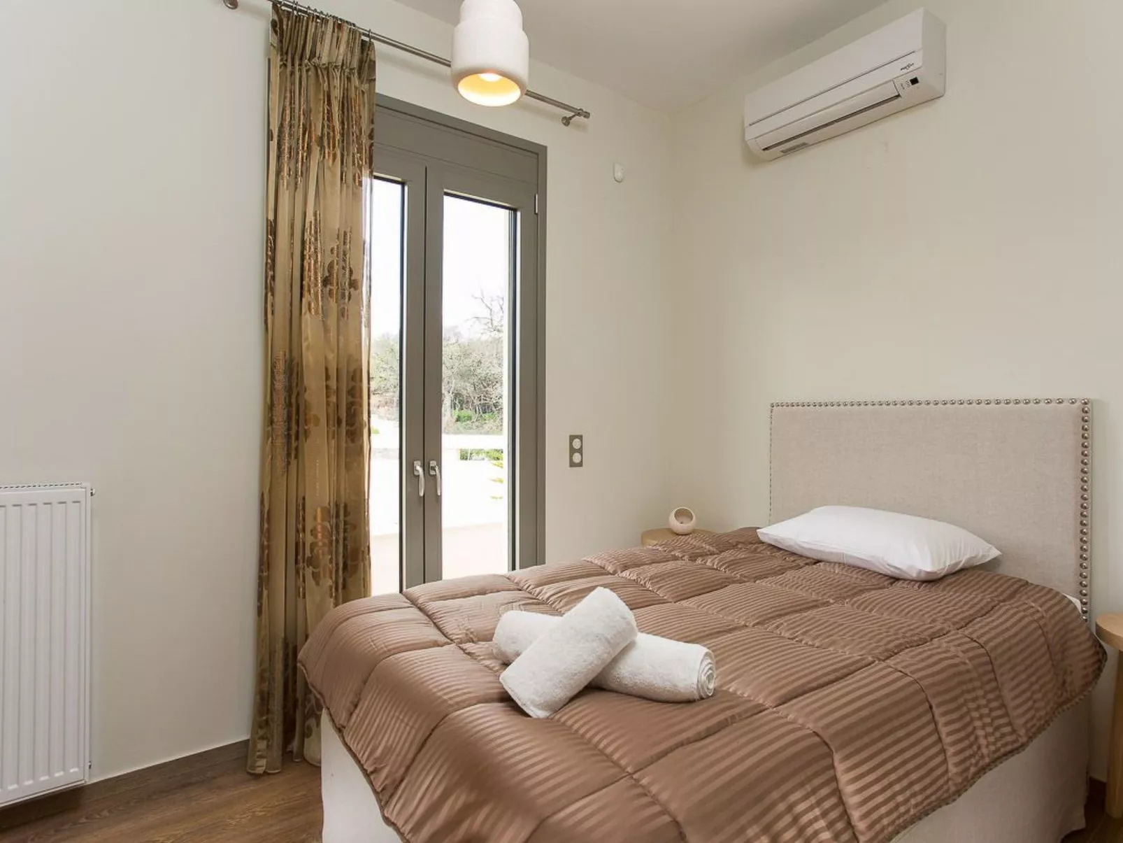 Deluxe Villa Ianthos - Whirlpool im Freien, Kinderpool-Inside