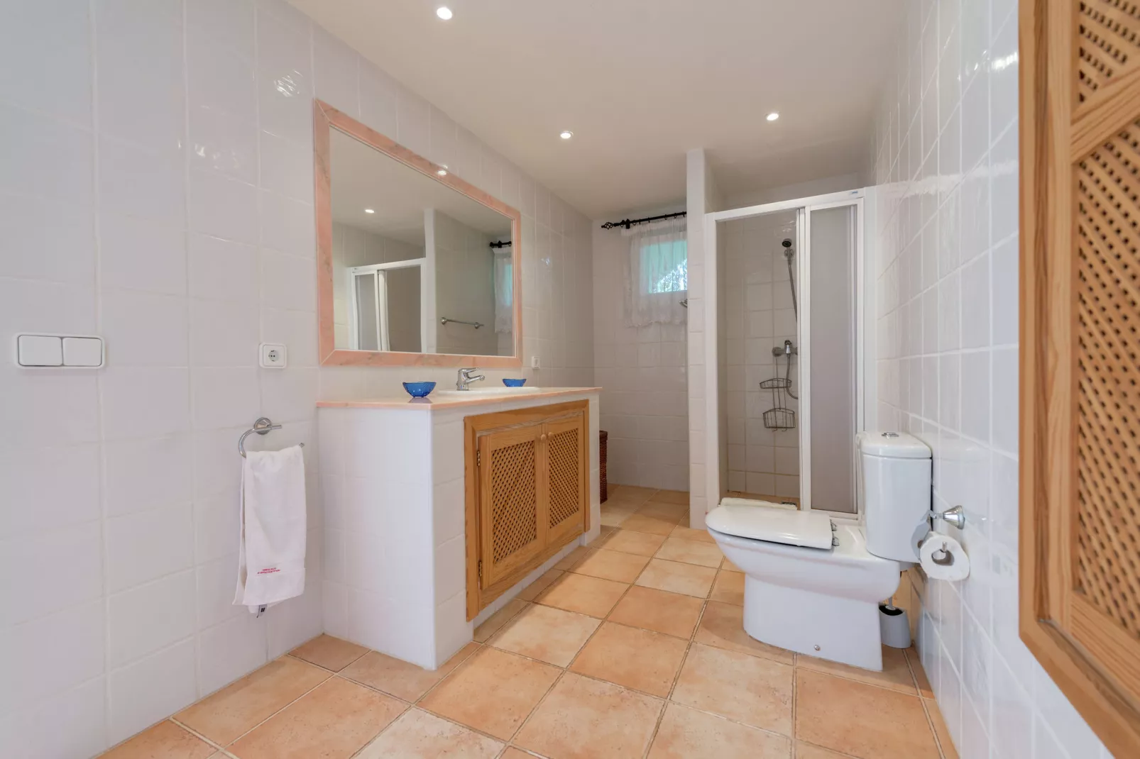 Monte Perdido-Bathroom