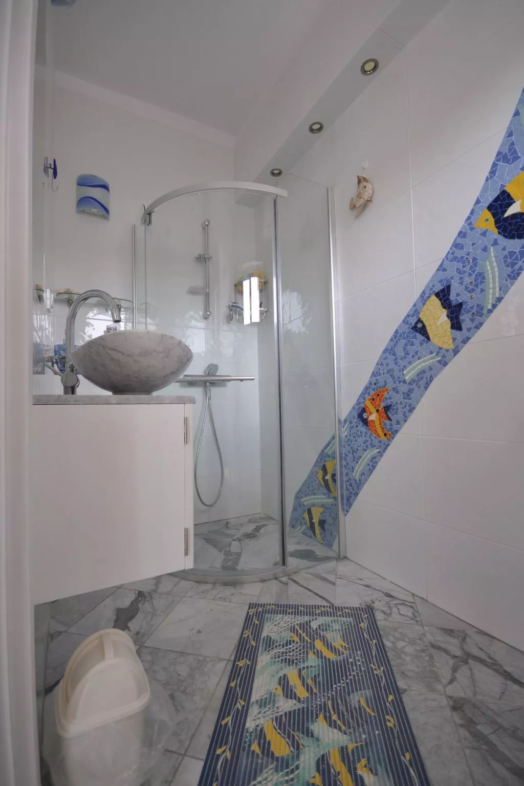 Anwesen "Villa Livadia" mit Infinity-Pool-Dedans