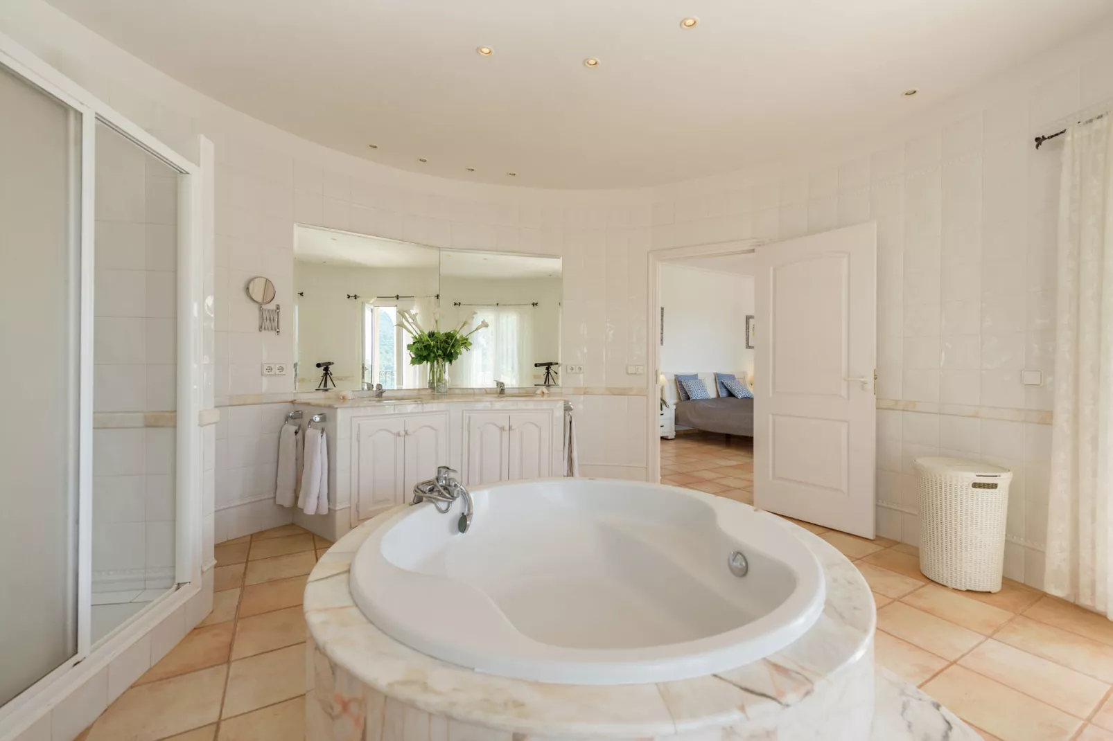 Monte Perdido-Bathroom