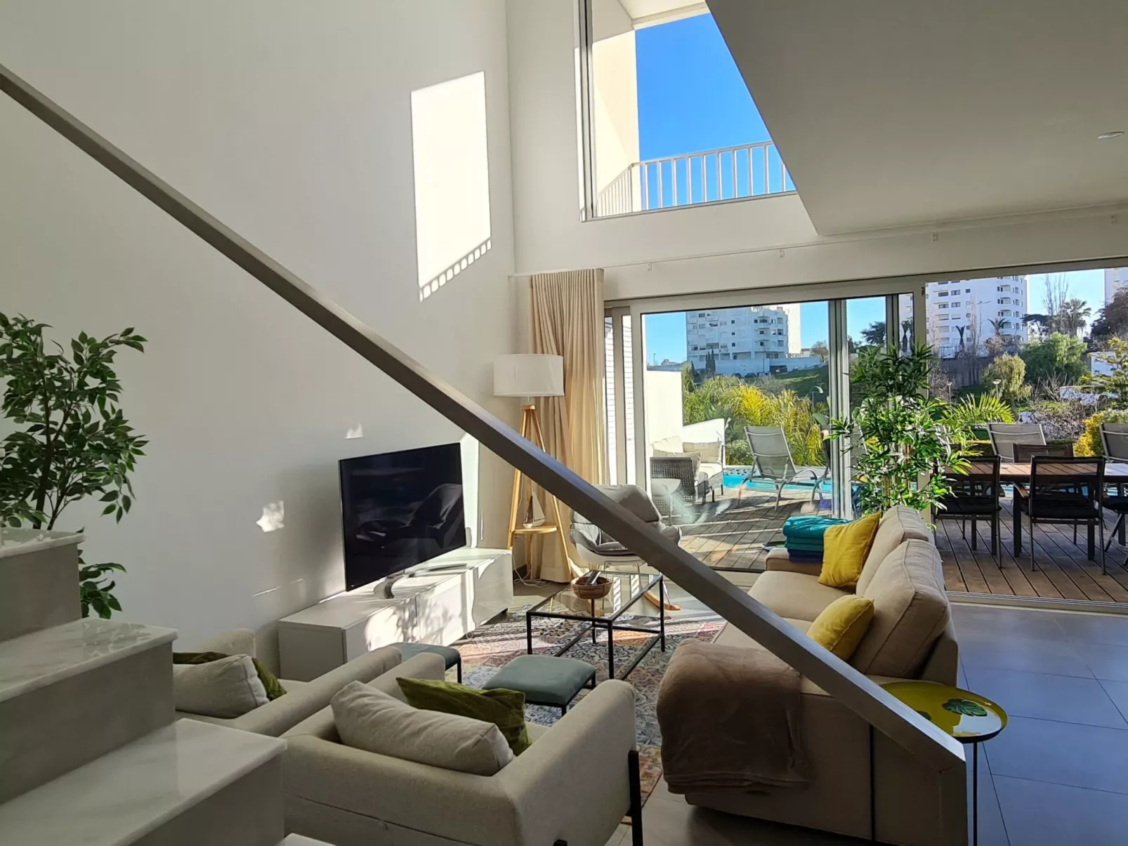 Villa Ray Design mit privatem beheizbarem Pool-Dedans