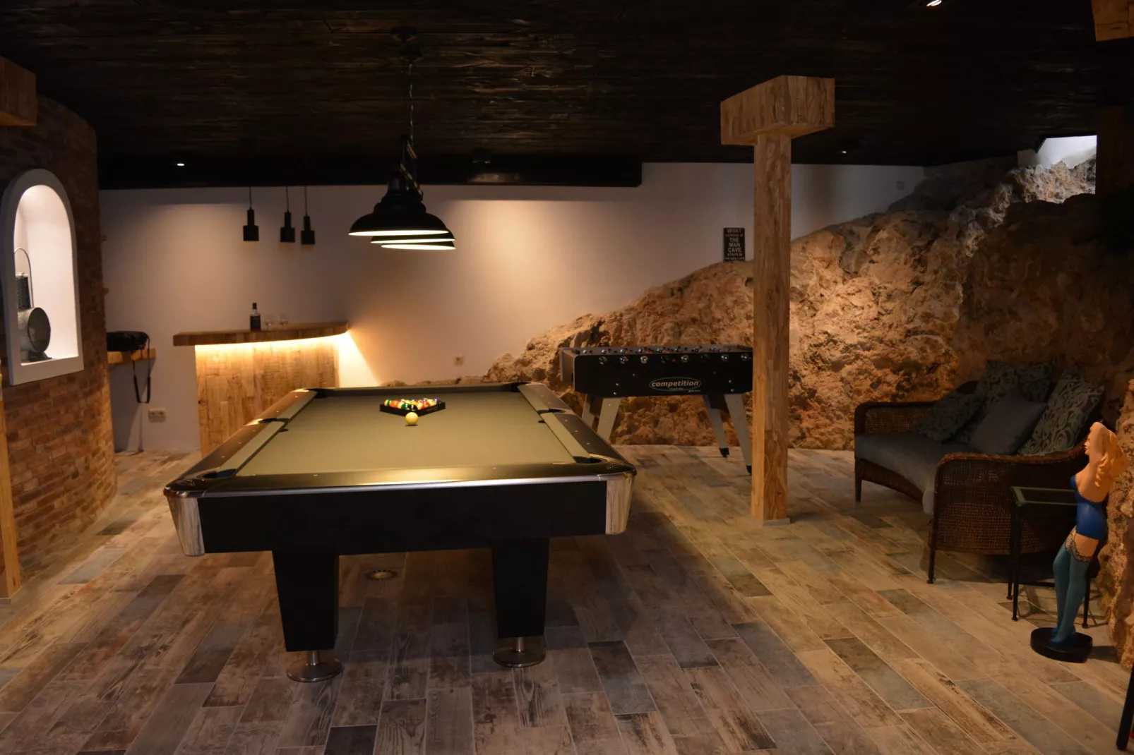 Monte Perdido-Recreation room