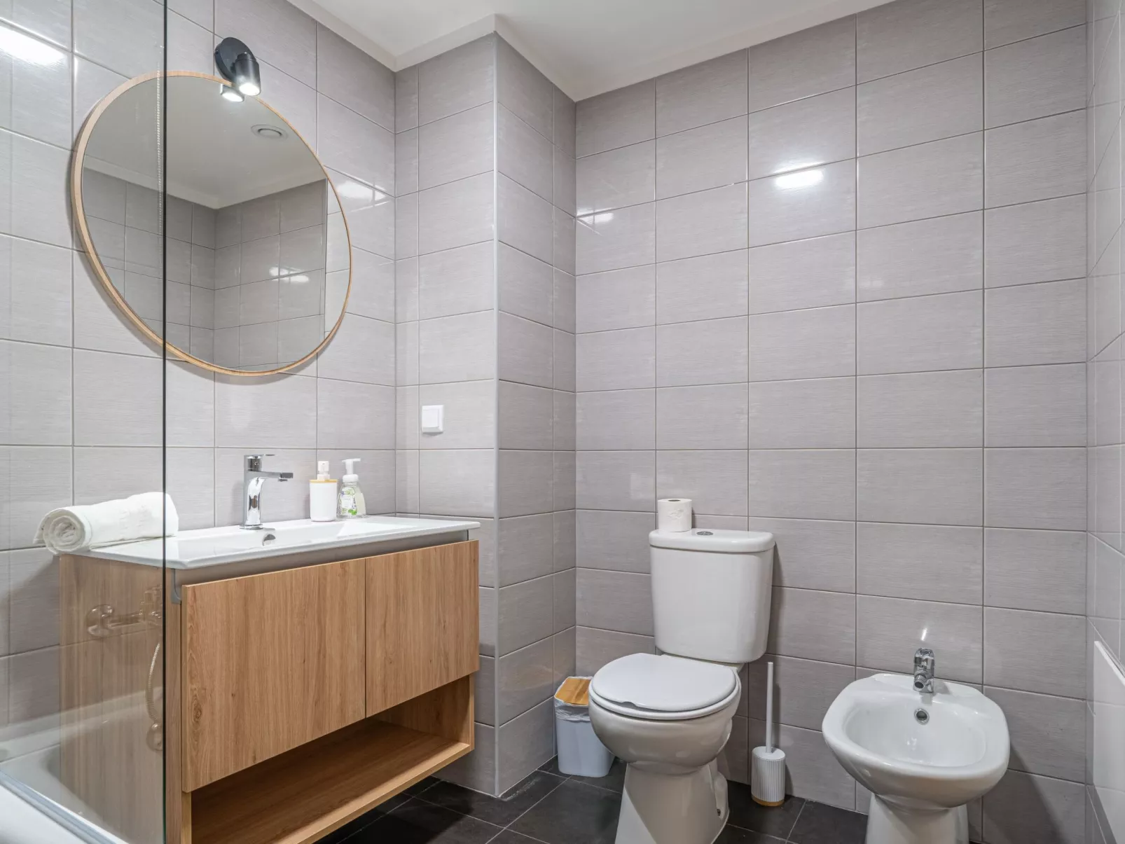 "Sonnenblume" mit Gemeinschaftspool-Dedans