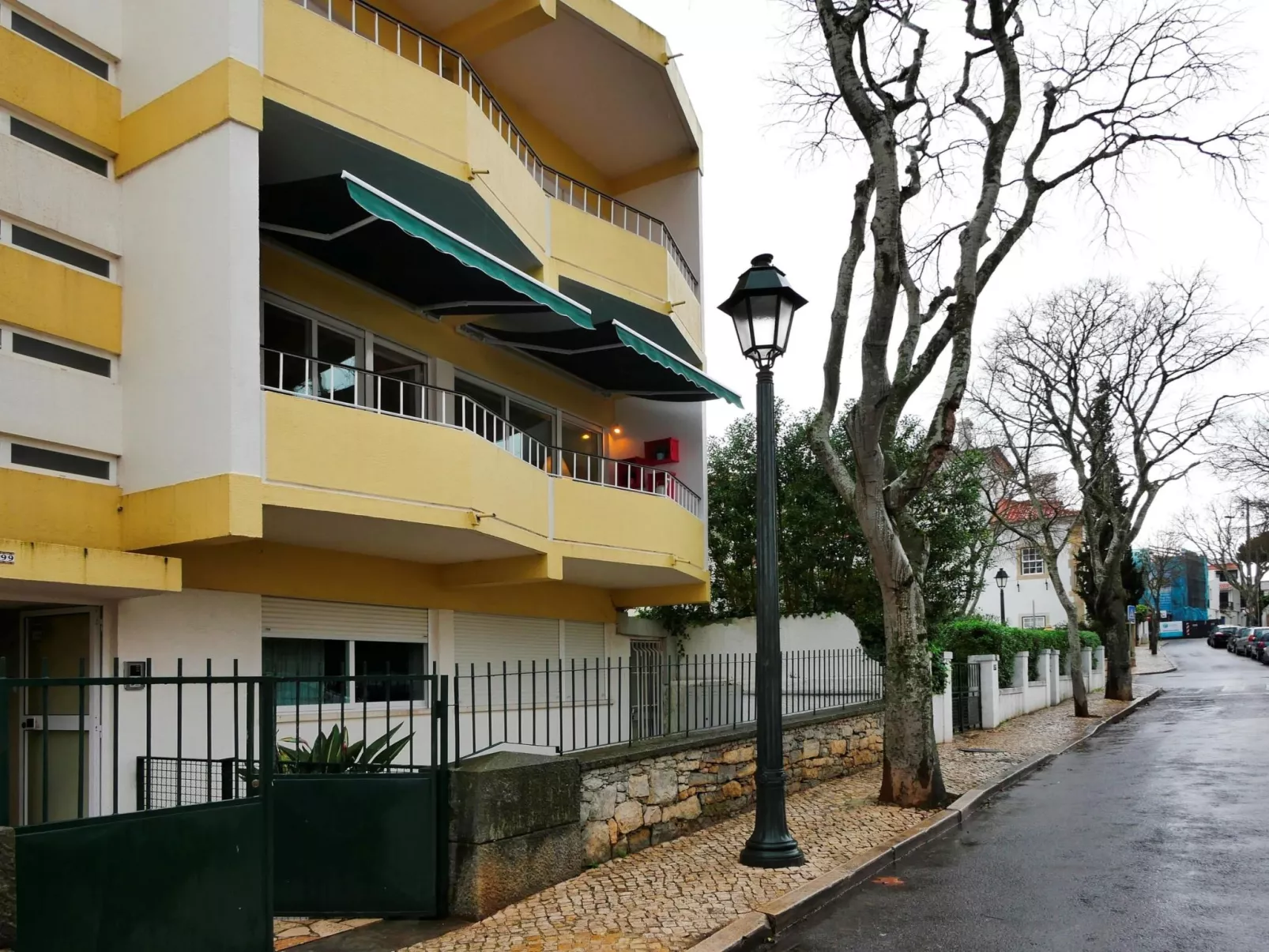 Neue, lichtdurchflutete Wohnung im Zentrum-Dehors