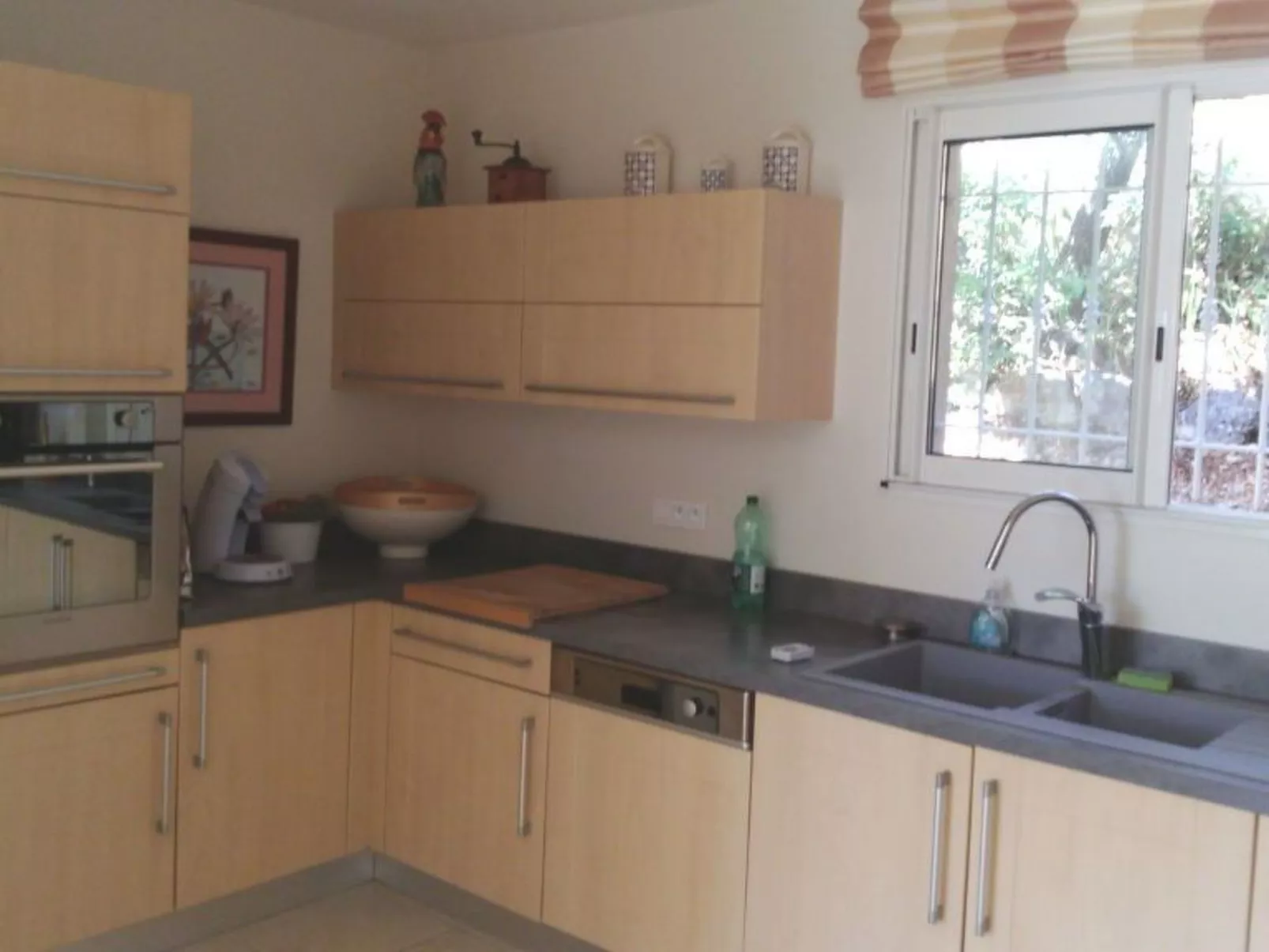 Freistehendes Haus mit großer Terrasse und Panoramablick auf die Landschaft-Drinnen