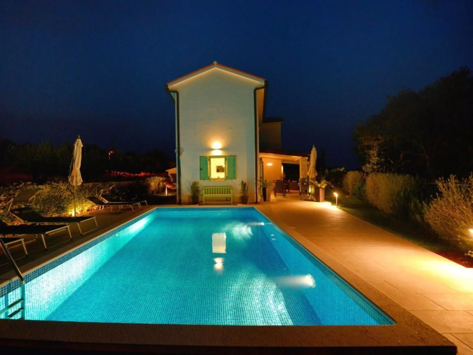 Villa Barbara-Outside