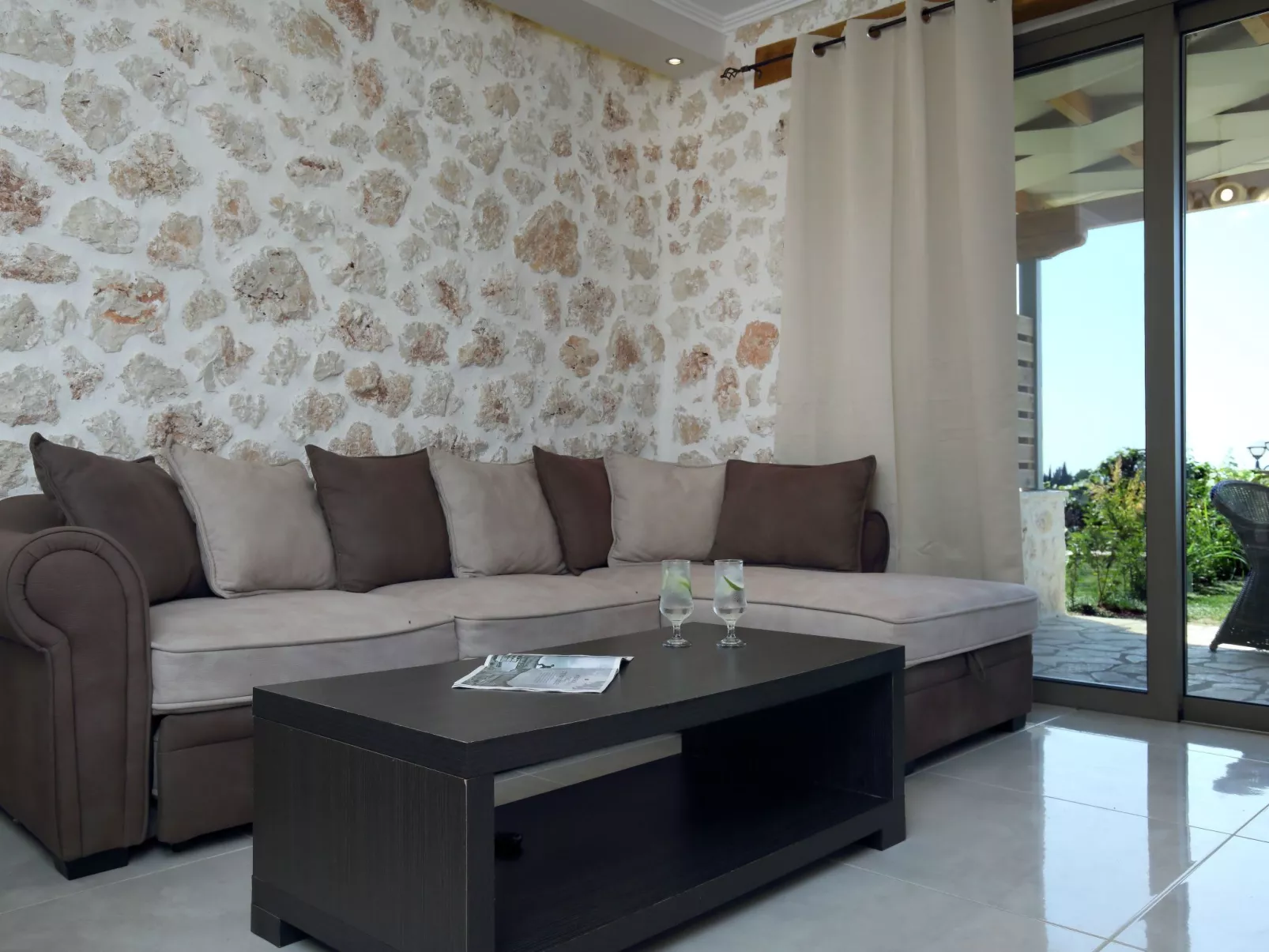 Villa Hrw mit privatem Pool-Inside