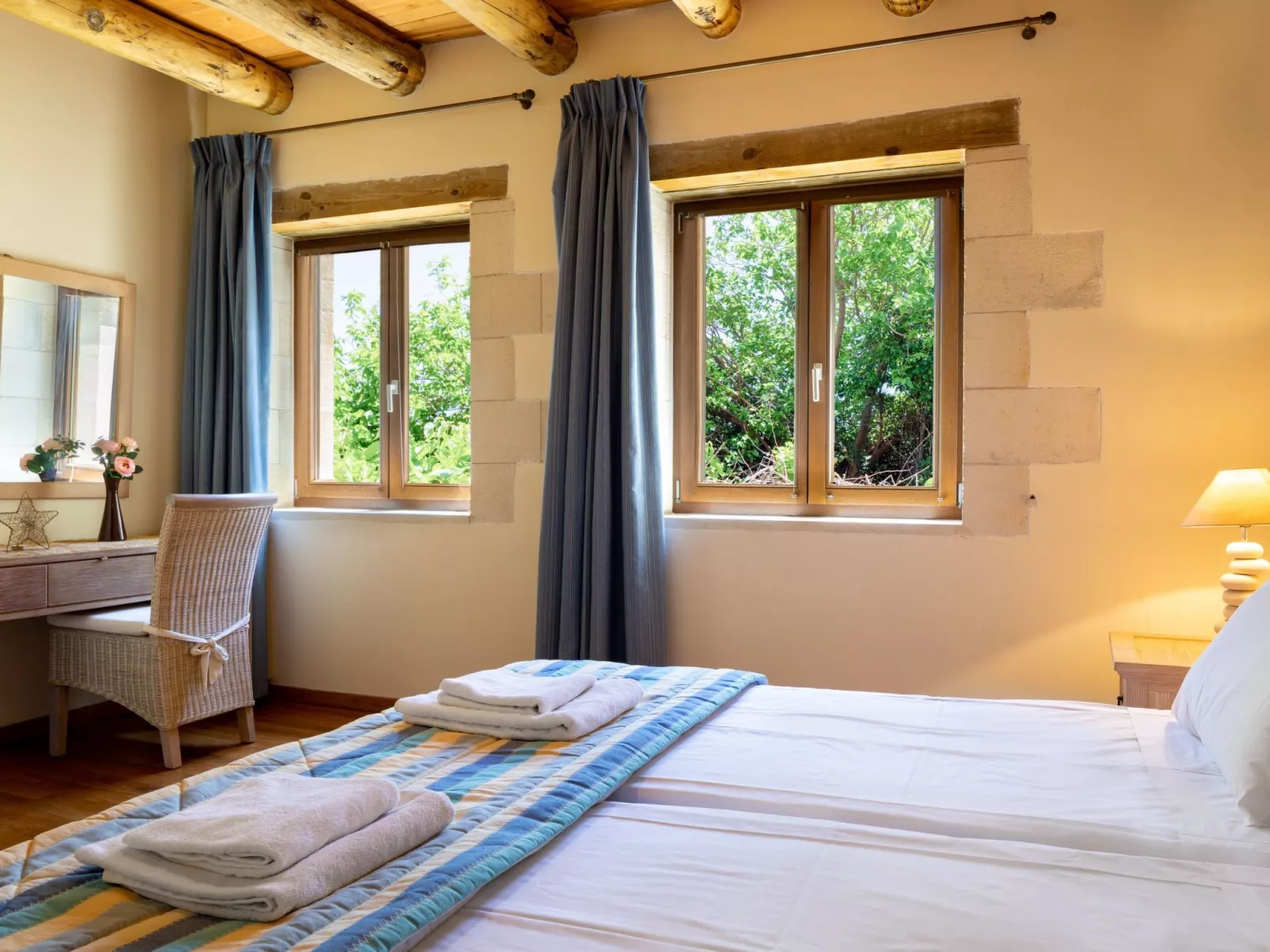 "Villa Erontas" mit Blick auf das Wasser-Inside