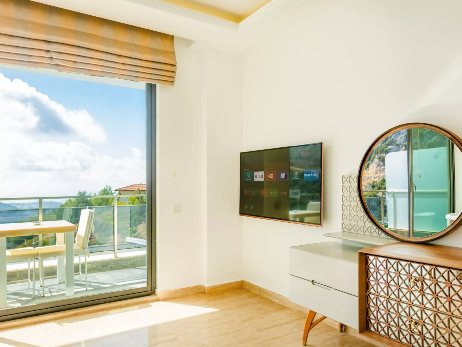 Villa Infinity Mountain mit Pool in Kalkan-Inside