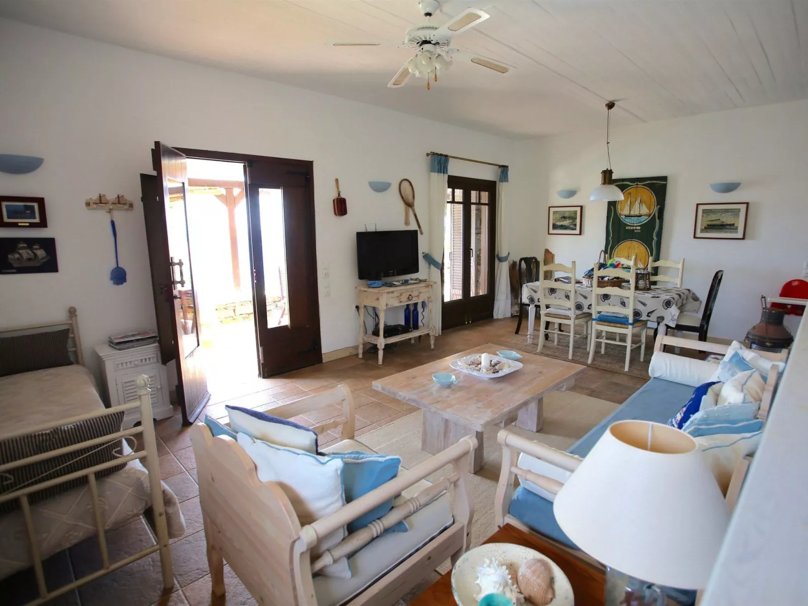 Luxuriöse, ruhige Wohnung direkt am Meer - Privatstrand-Inside