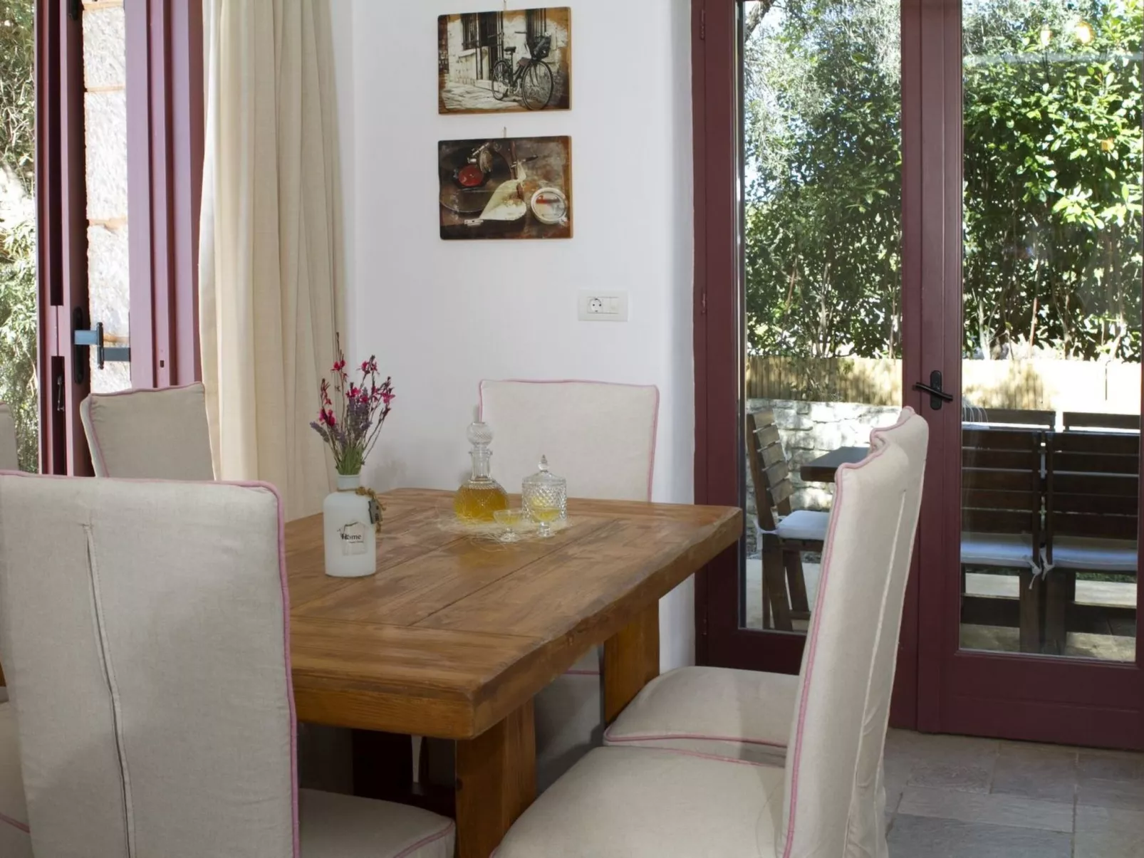 "Agapi" mit Infinity-Pool-Inside