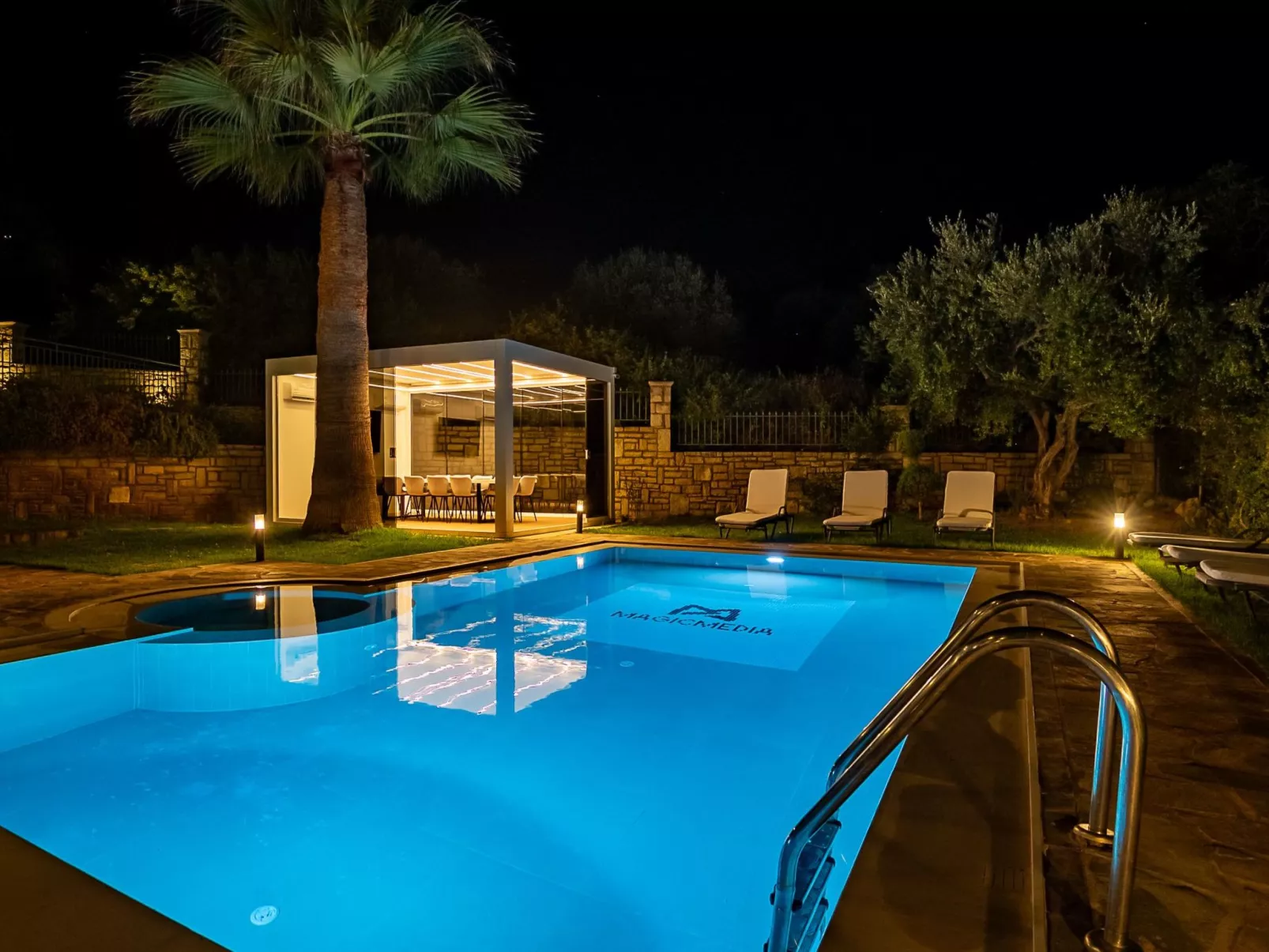 Neue Familienvillen mit 2 privaten Pools, Spielzimmer-Draußen