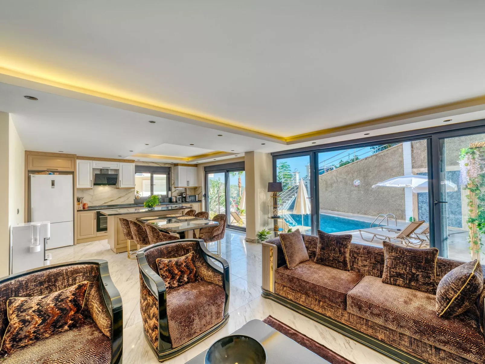 Luxuriöse Villa mit privatem Pool in Alanya-Inside