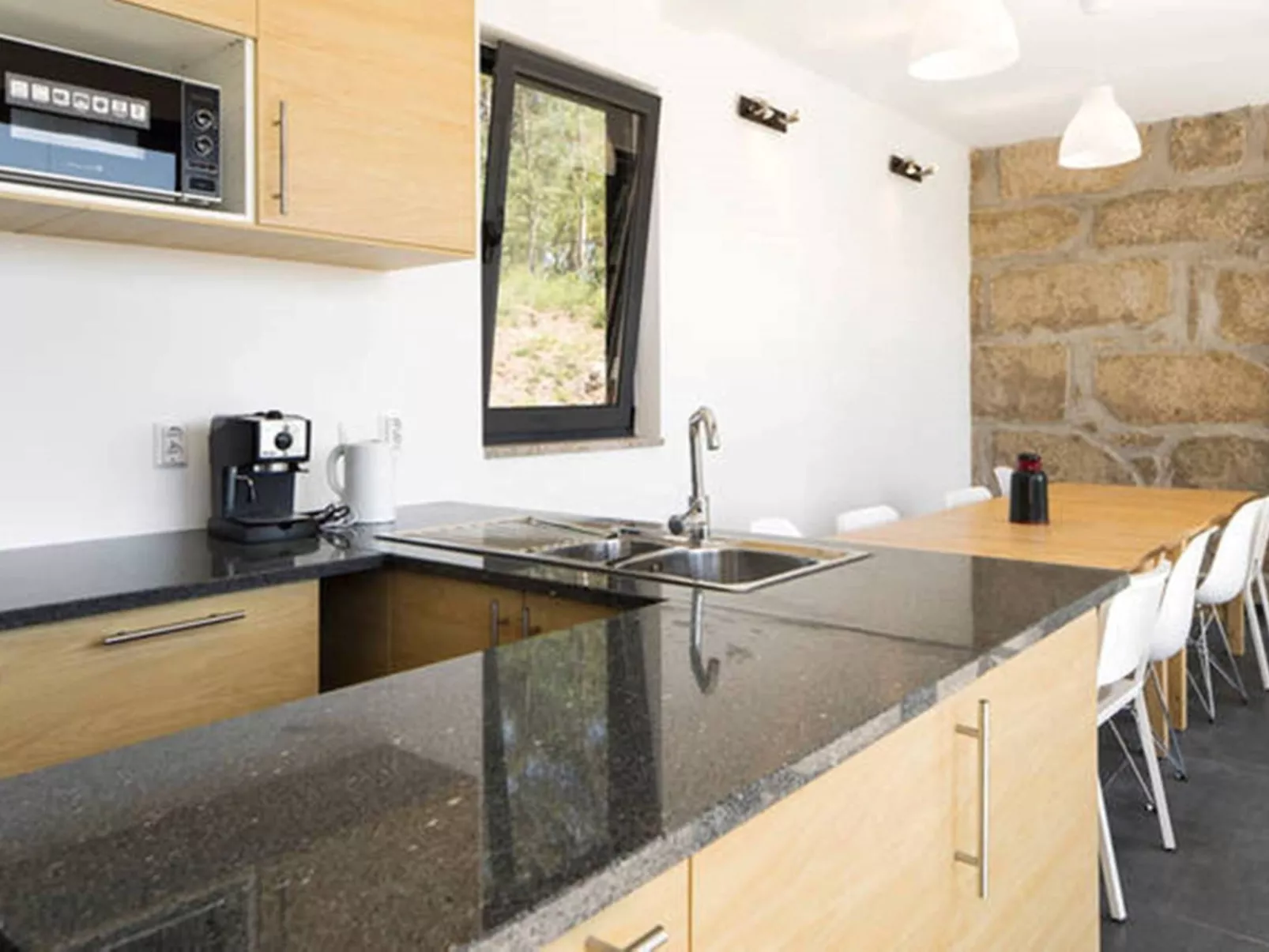 Großes renoviertes Landhaus in Tondela-Inside