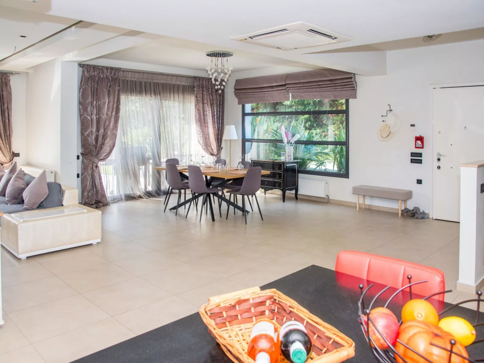 Luxuriöse Ferienvilla Elena-Dedans