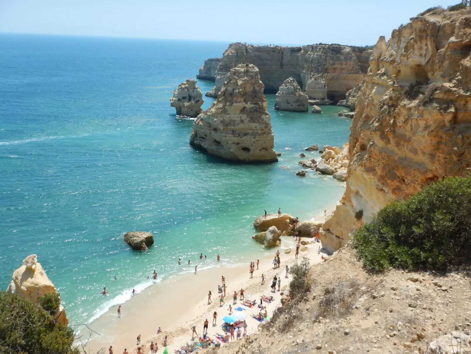 Ferienvilla mit Blick auf das Wasser-Image-tags.info