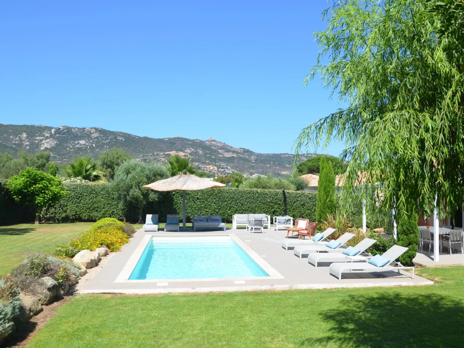 Villa 3 Schlafzimmer, privater Pool Garten und Parkplatz-Dehors