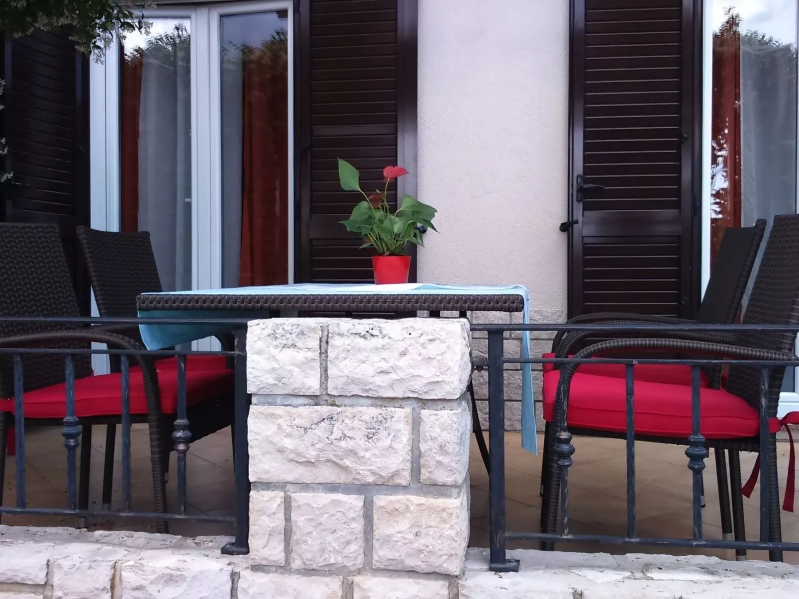 Mimosa,Wohnblock 1-Draußen