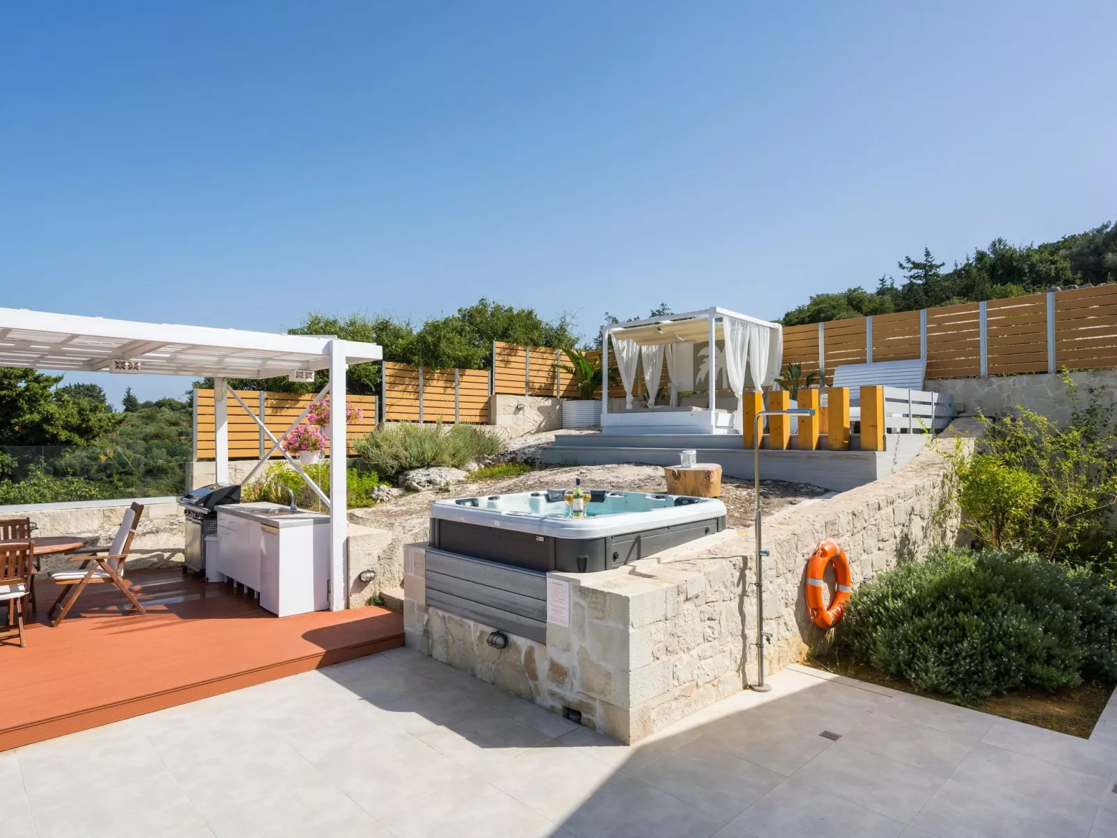 Villa White Harmony 6km vom Strand entfernt mit Pool-Dehors