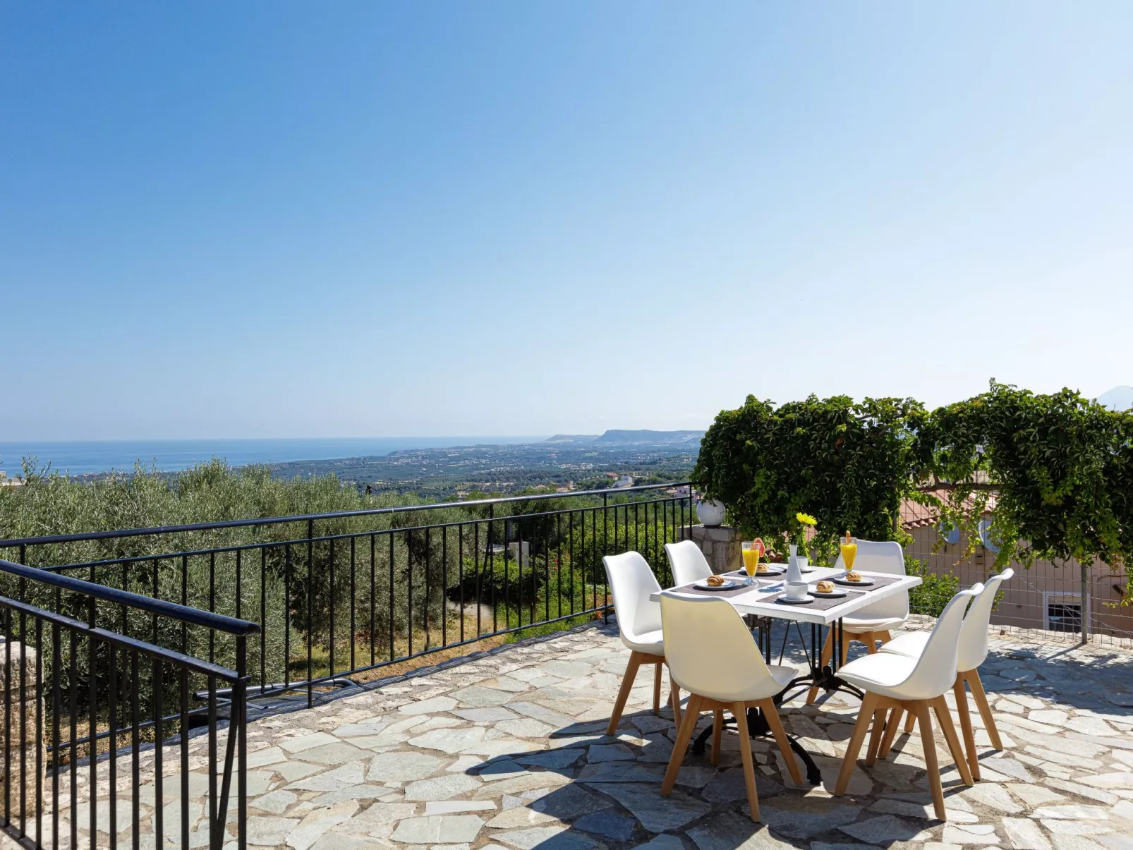 Familienfreundliche Villa mit privatem Pool und BBQ-Draußen