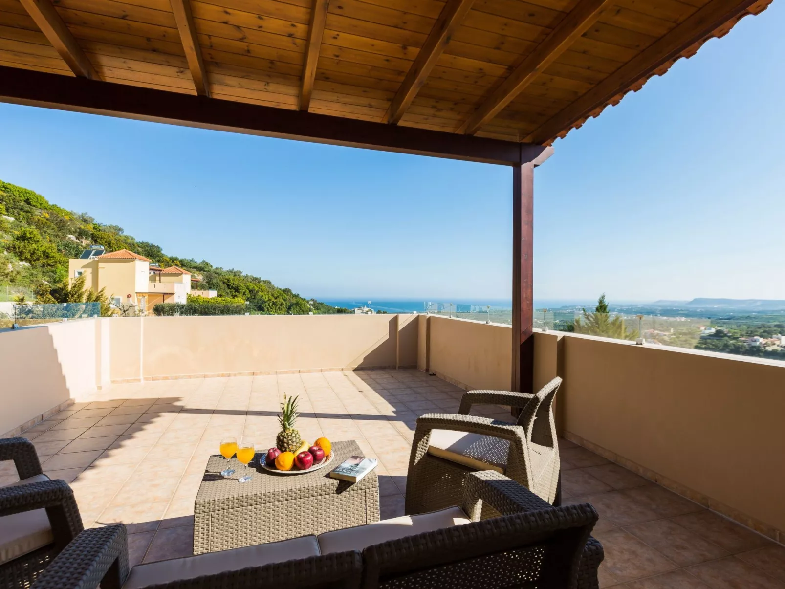 Familienvilla mit Pool und Tischtennisplatte-Outside