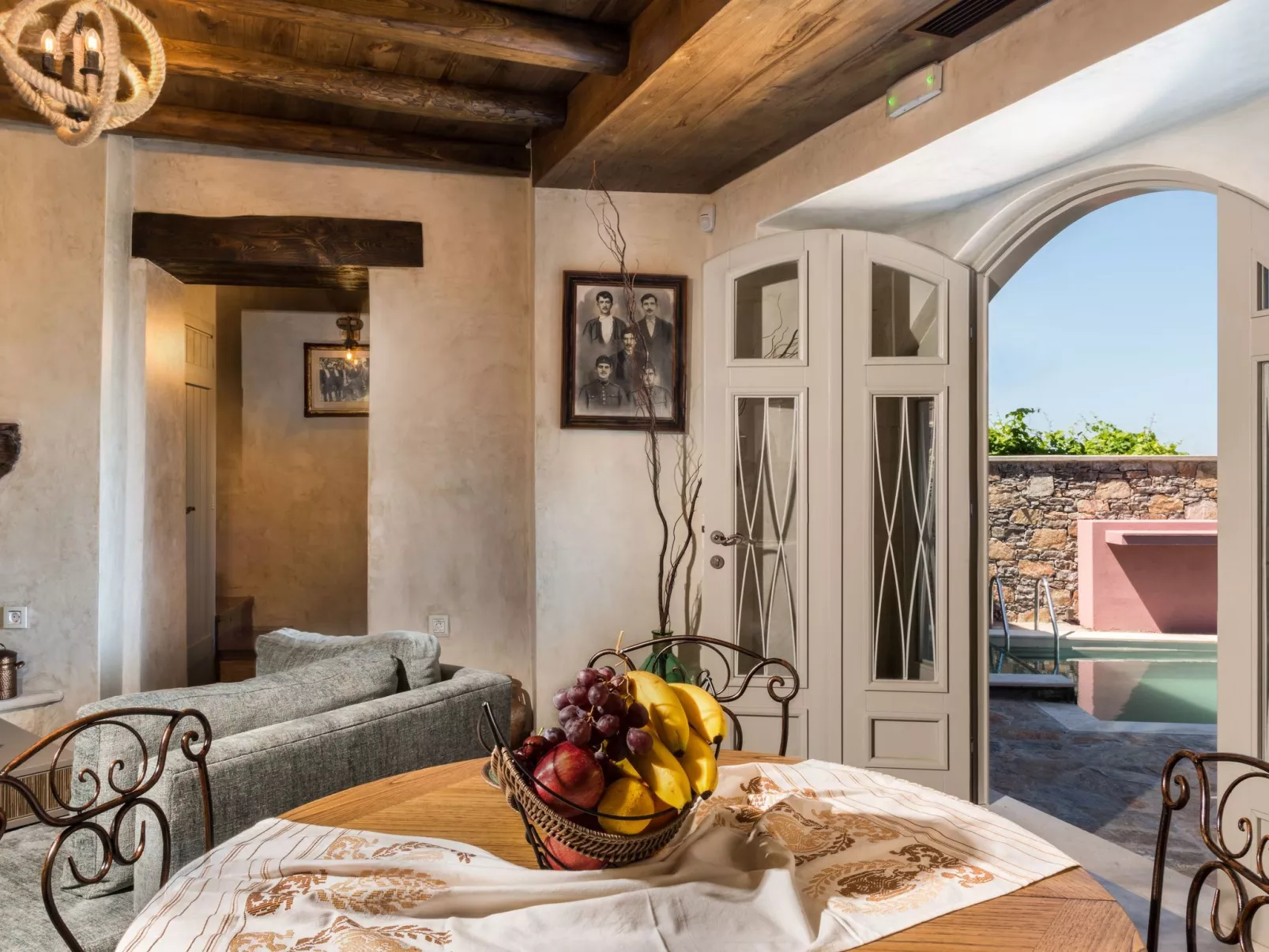 "Liodosifis" mit eigenem Pool-Inside