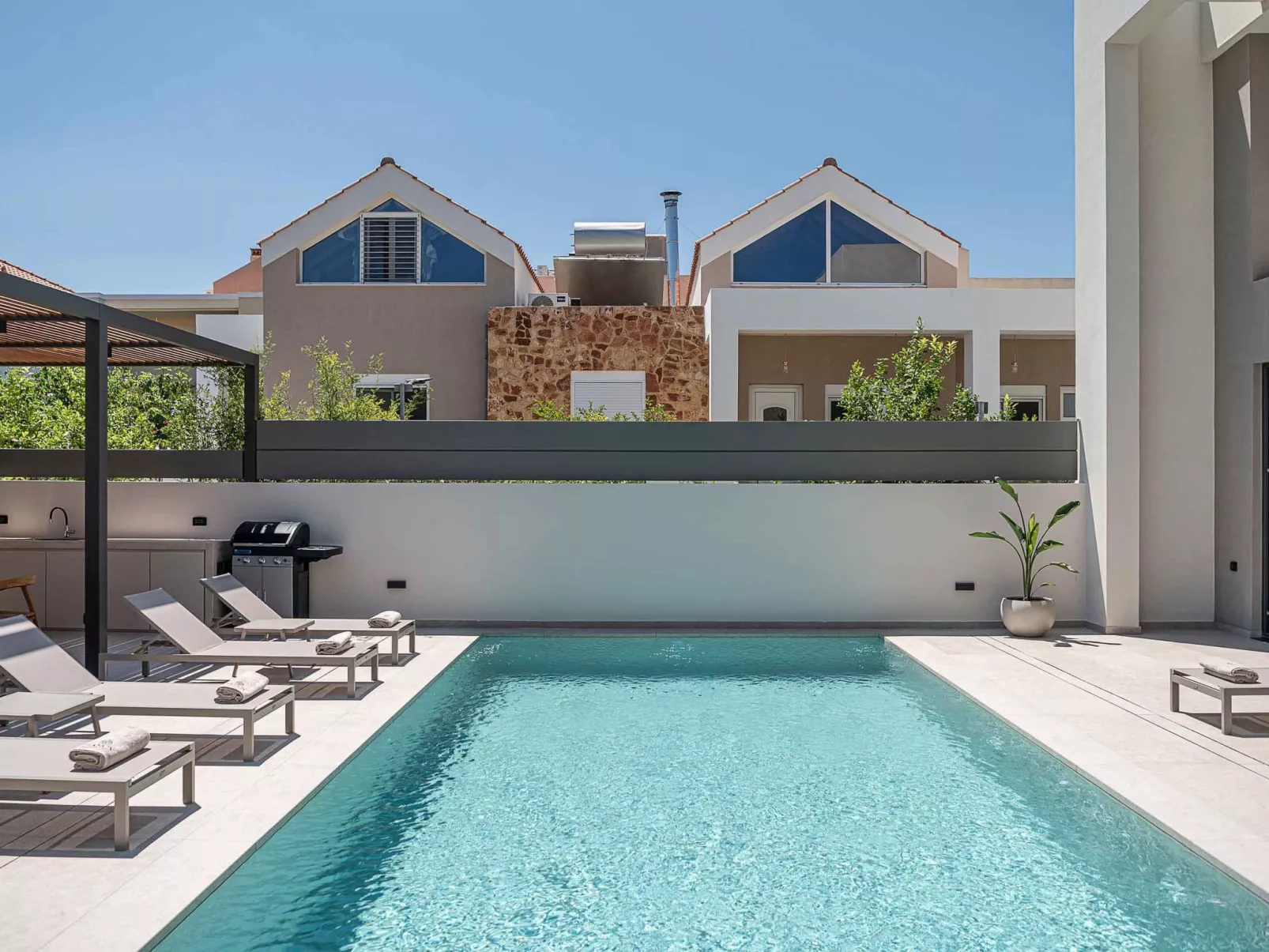 Sancy Luxury Villa-400m Strand, ''Beheizter'' Pool, Fitnessraum-Outside