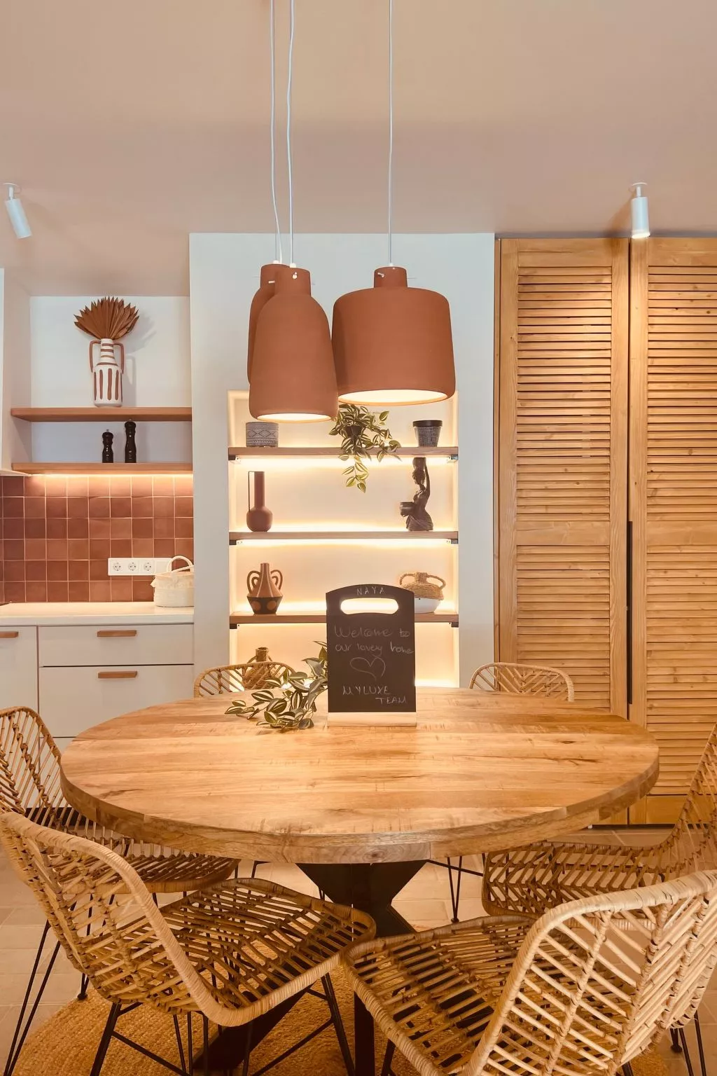 "Naya" mit eigenem Pool-Dedans