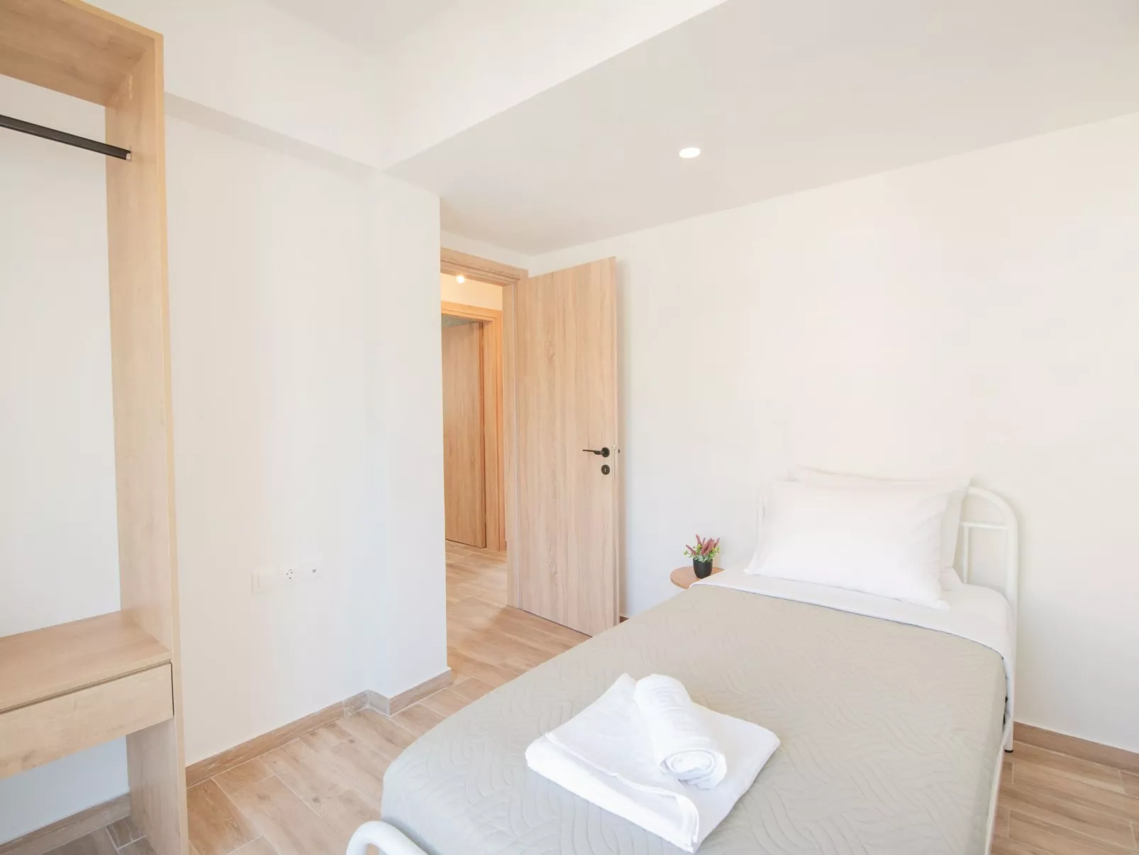 Elias Filerimos Haus-Dedans