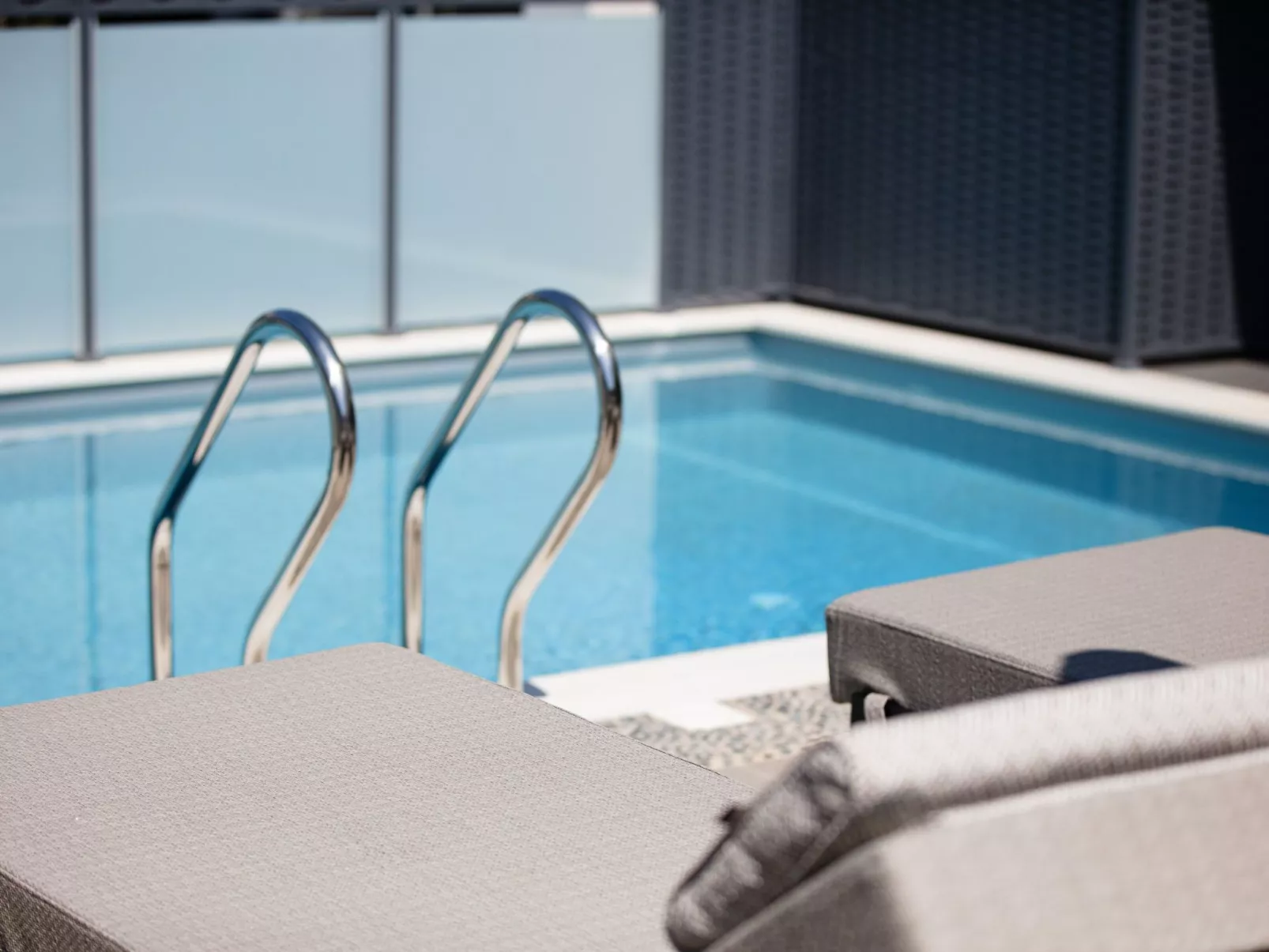 VillAgioi Villa II 2-BR Pool Villa, zu Fuß zum Strand-Outside