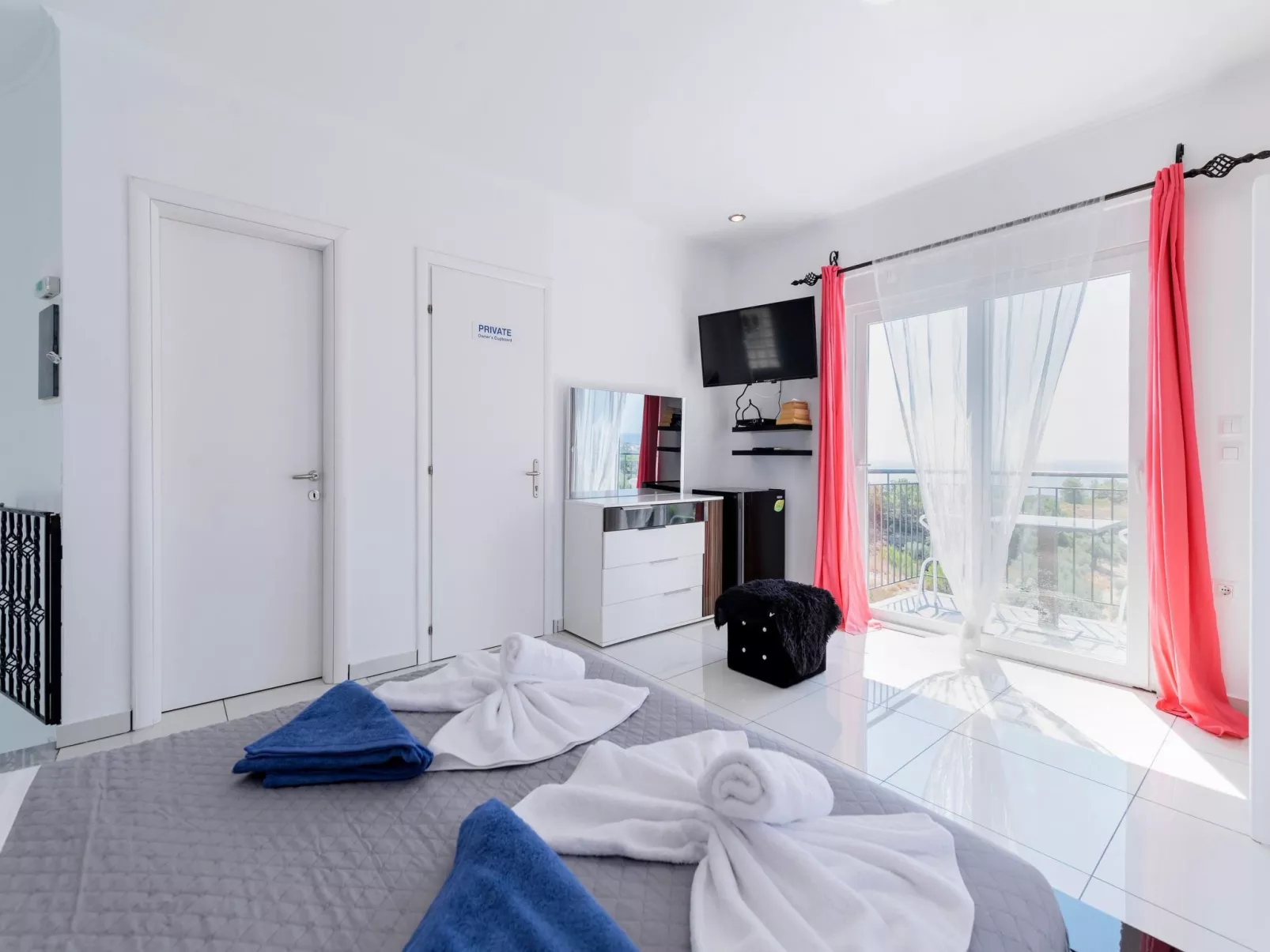 Charmante Diamond Villa in der Nähe von Gennadi Strand-Dedans