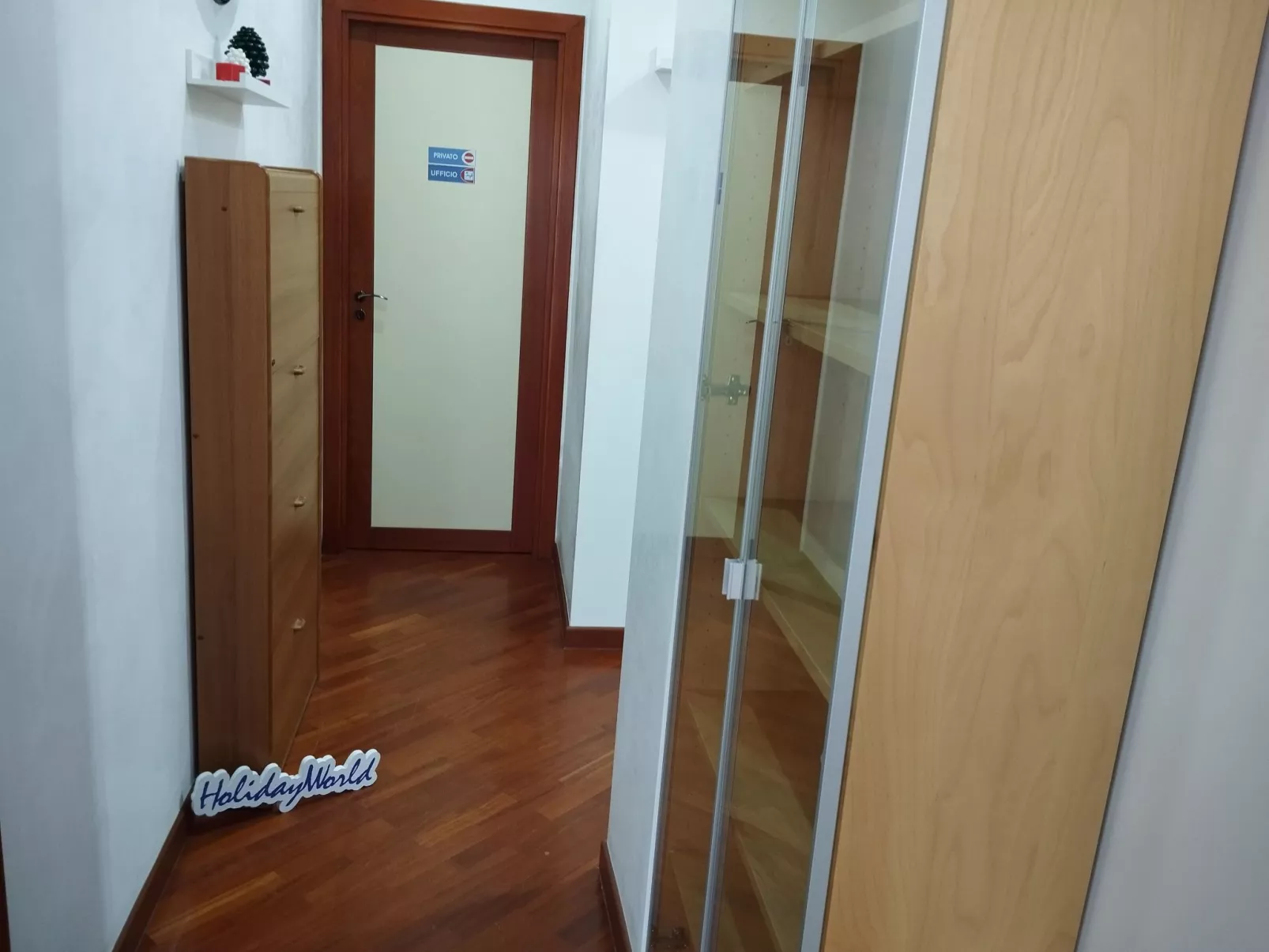 Sea La Vie by Holiday World-Inside