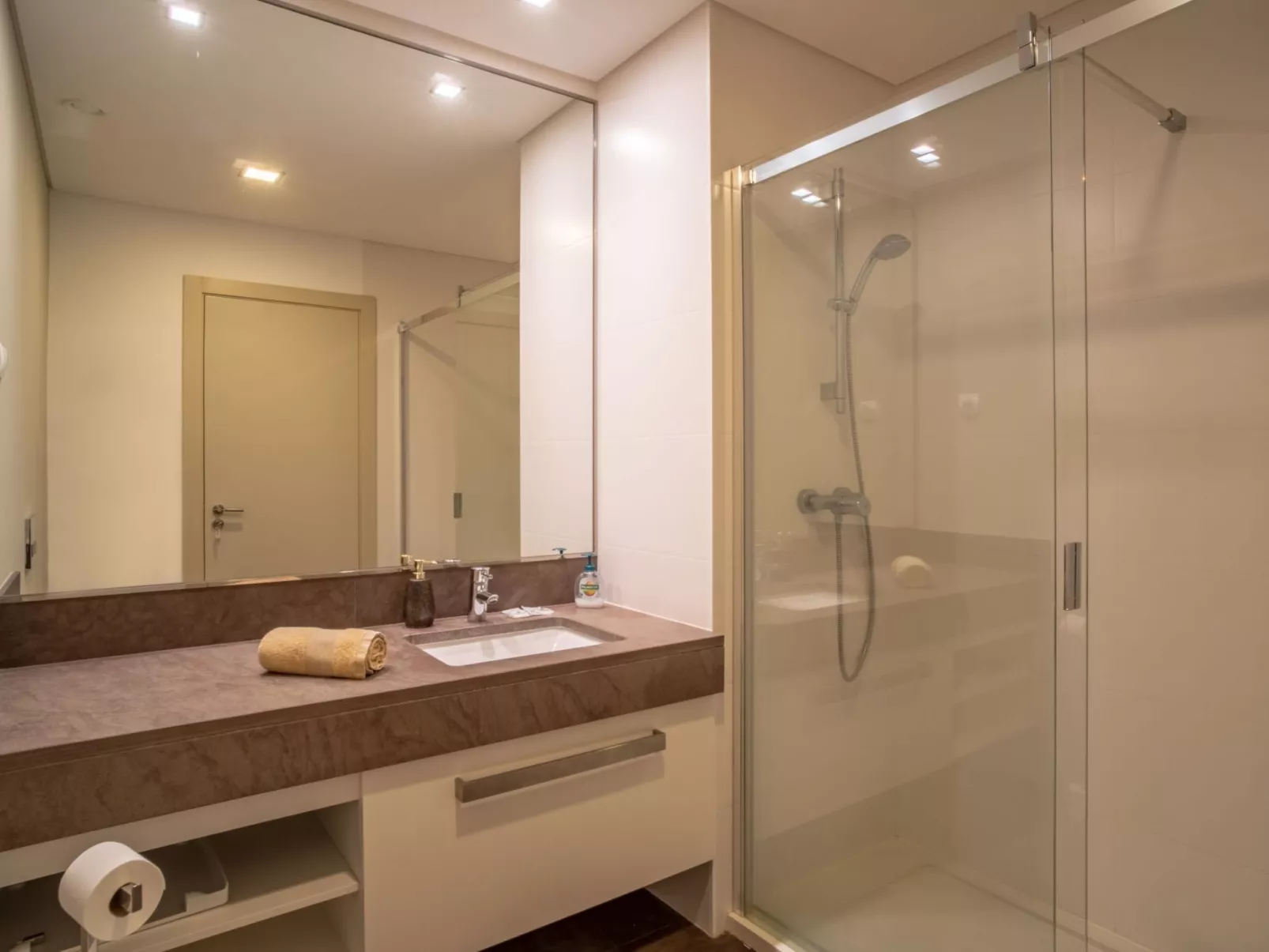 Für 6 Personen ca. 120 m&sup2; in São Martinho, Madeira (Südküste von Madeira)-Dedans