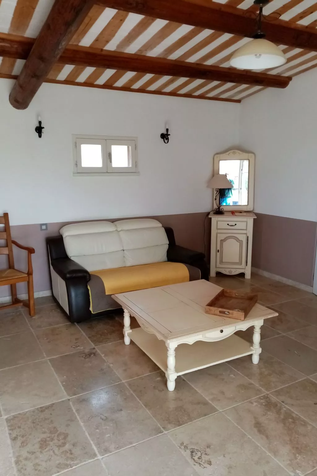 Provenzalisches Ferienhaus mit Charme auf dem Land mit Pool-Inside