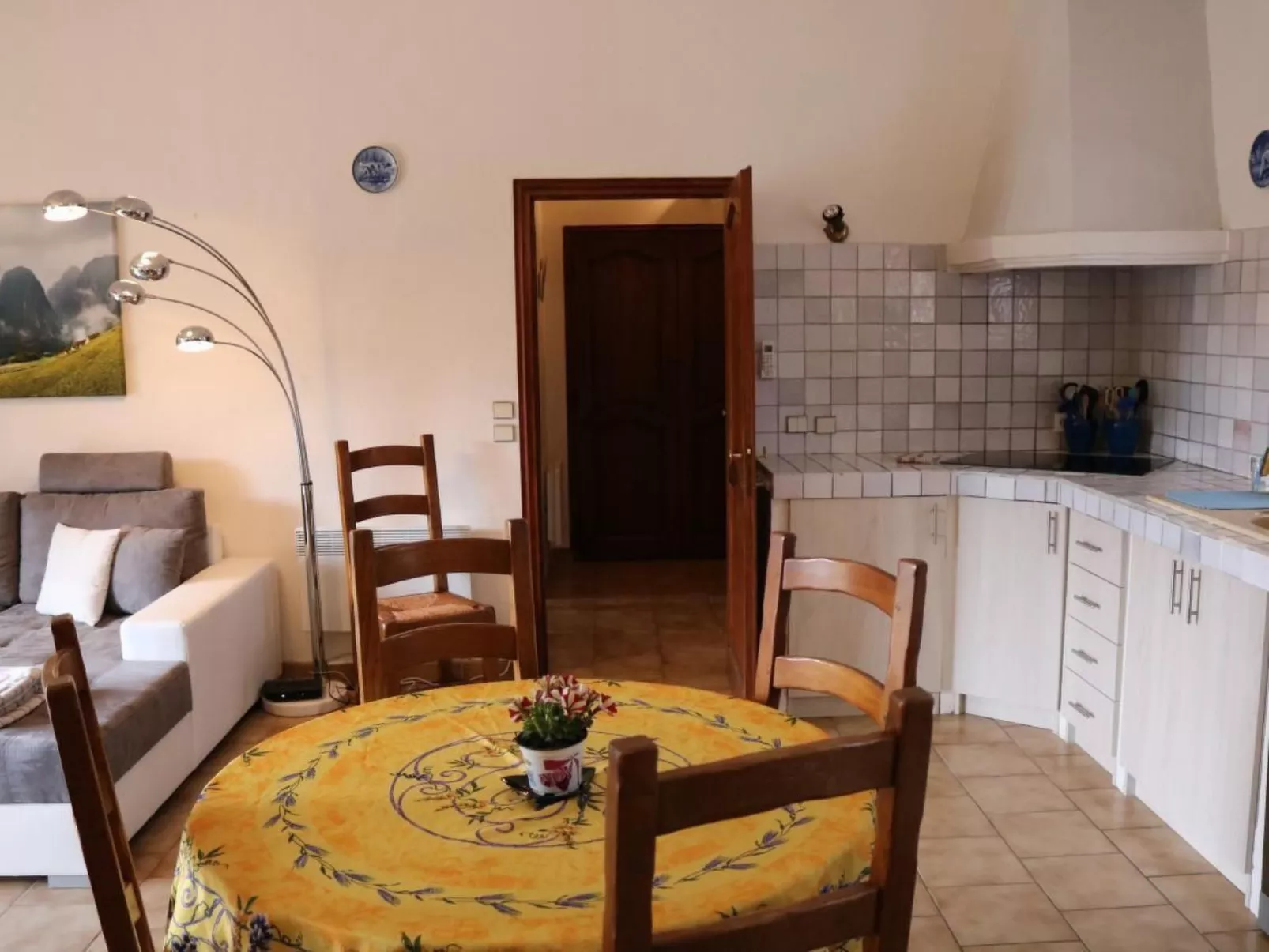 La Garonnette 12-Drinnen