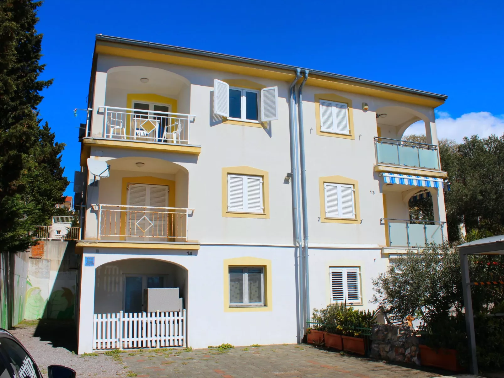 "Milan" direkt am Strand-Draußen