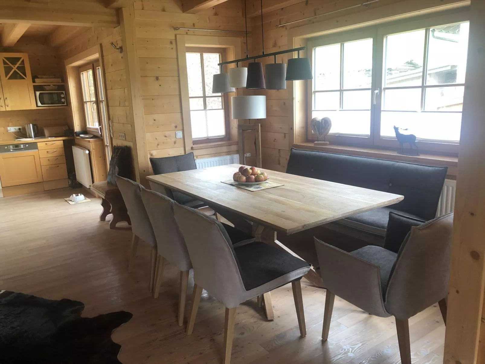 Villa mit Garten, Terrasse und Grill-Dedans