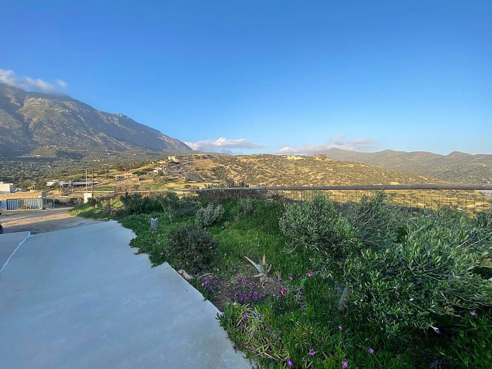 Emanouela Haus mit Garten und Meerblick-Image-tags.info