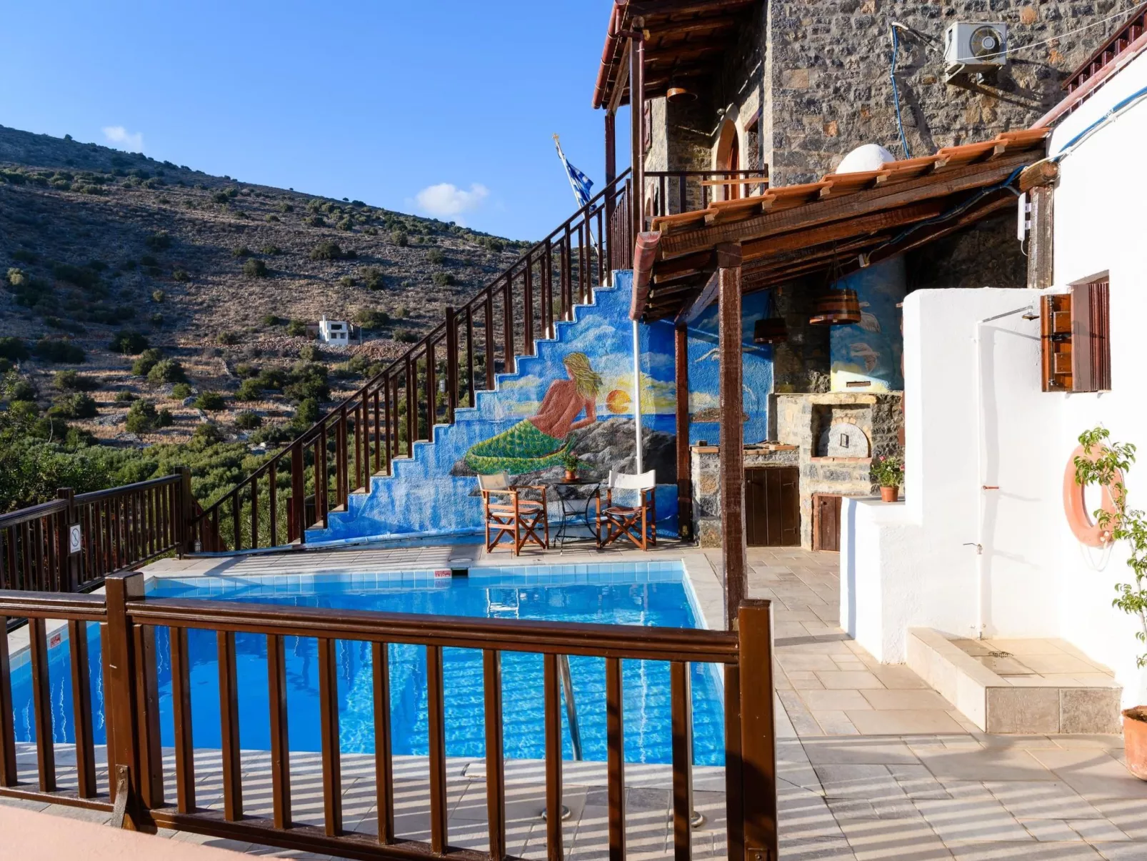 Kretisches Steinhaus mit Gemeinschaftspool-Outside