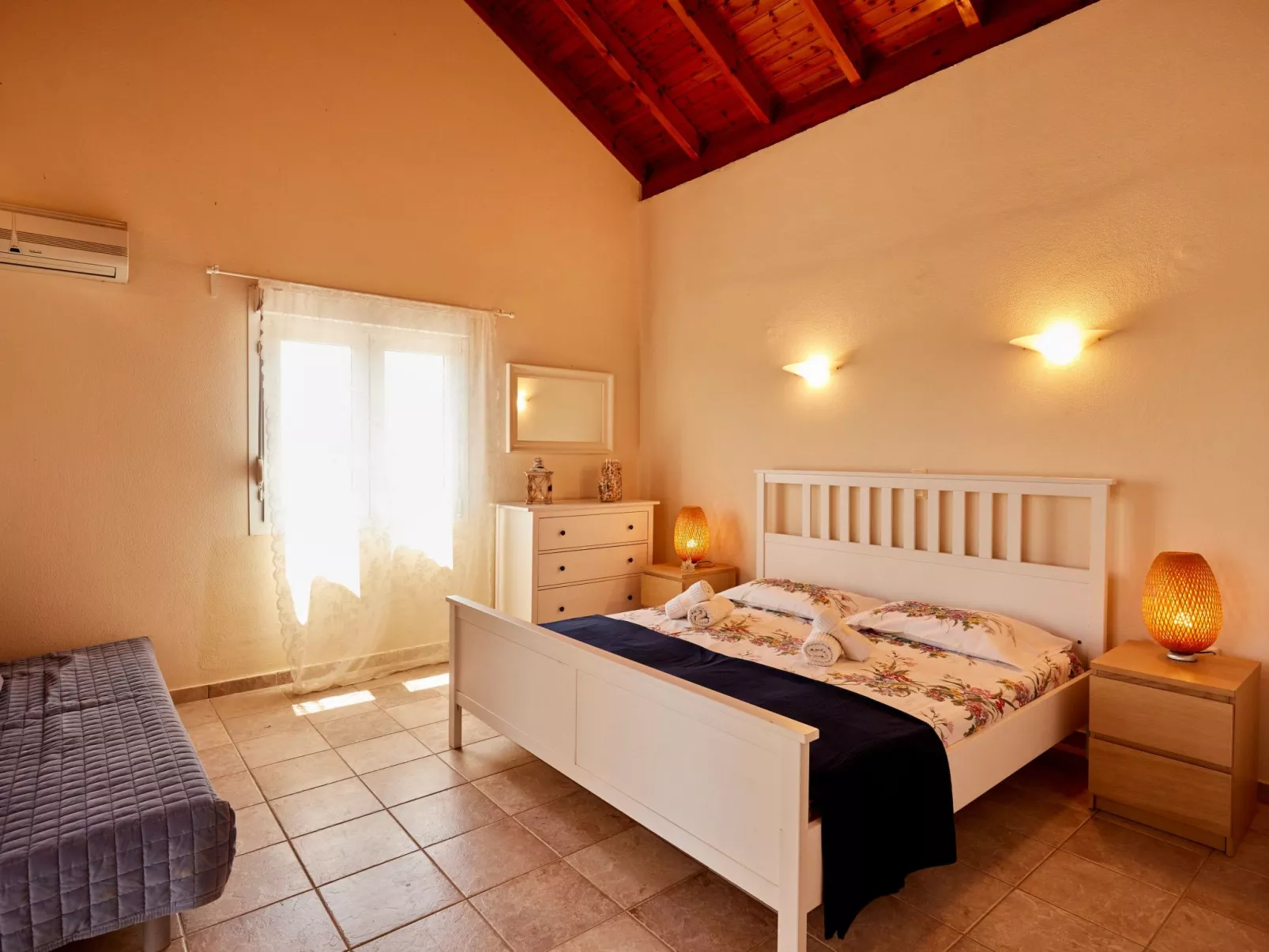 Edem Paradise-Dedans