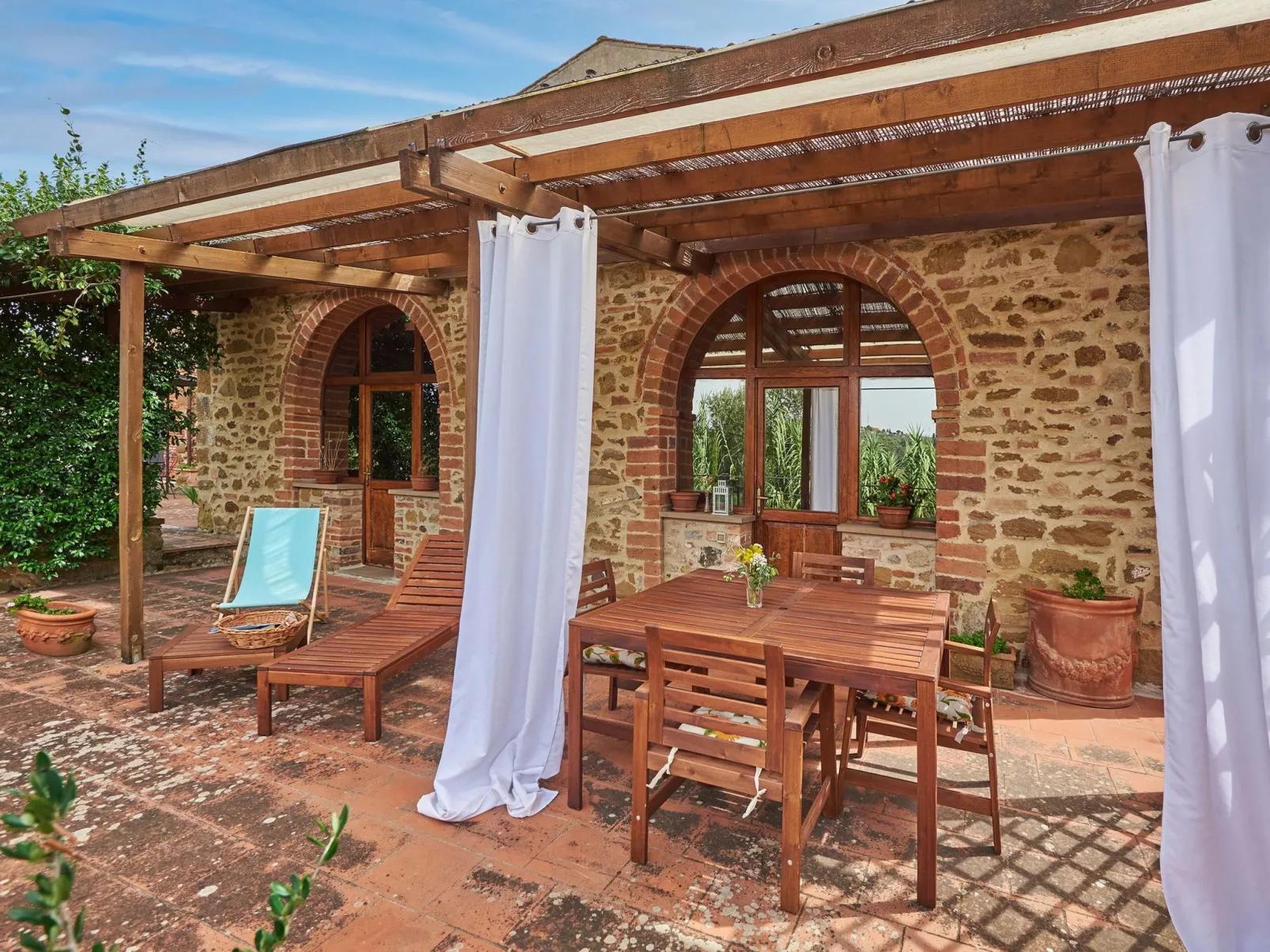 "Dalia castellett-Draußen