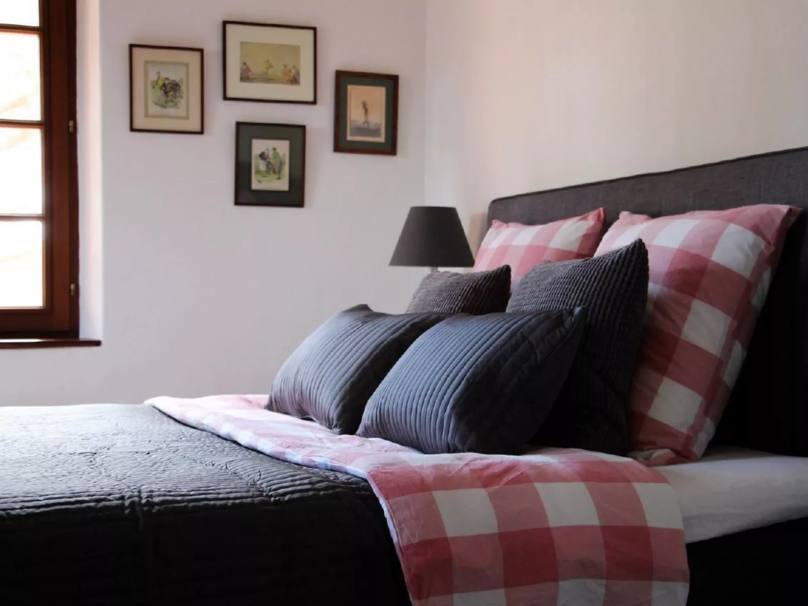 Charmante Villa mit Pool und Golfplatz-Inside