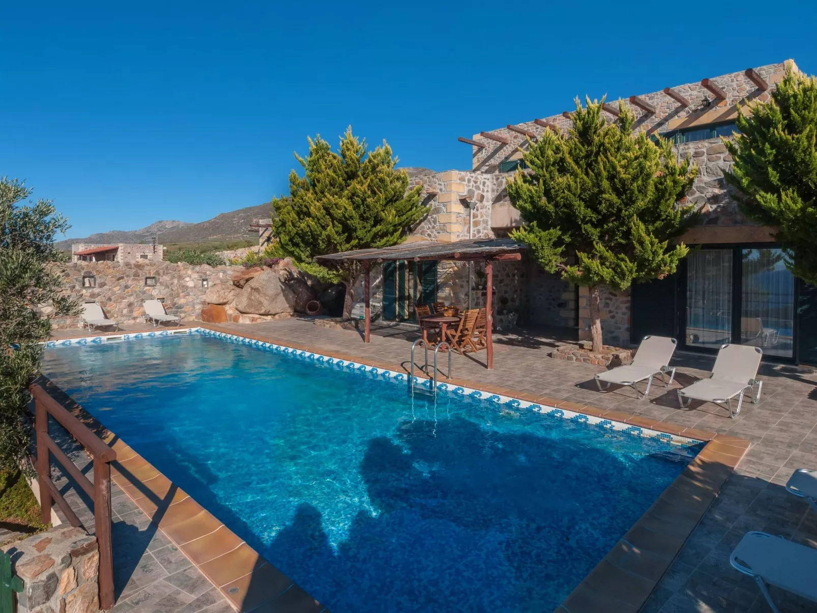 Traditionelle Villa mit Pool und Meerblick Elafonissi-Outside