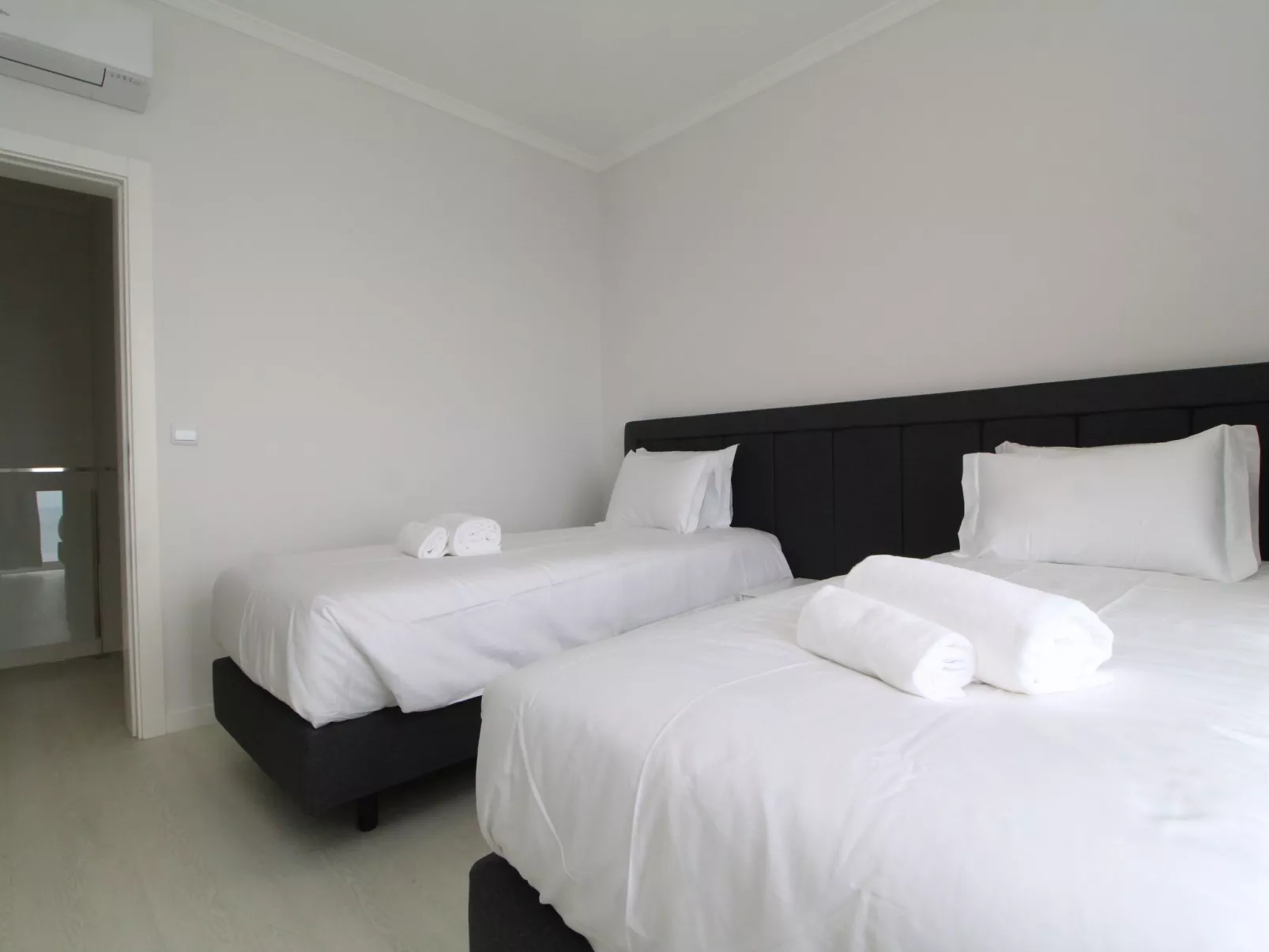 Ferienvilla mit eigenem Pool-Dedans