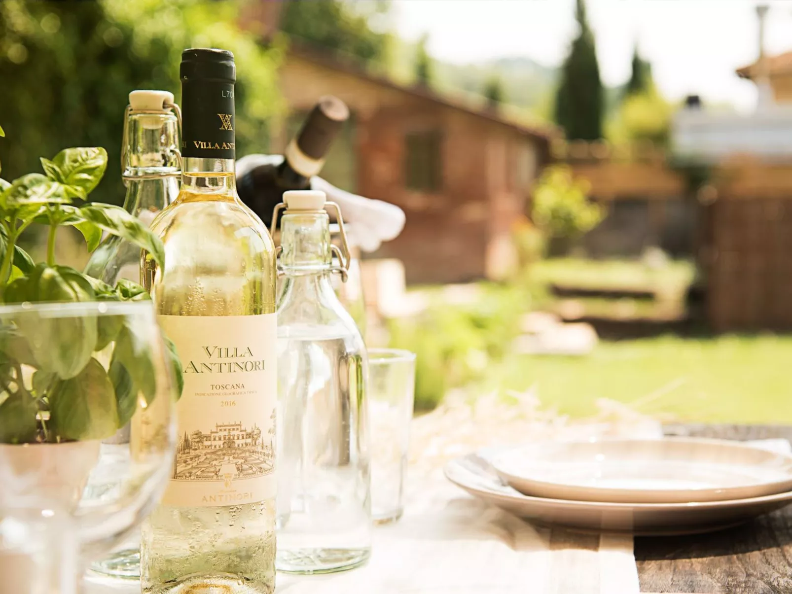 RUSTICO DORA-Outside