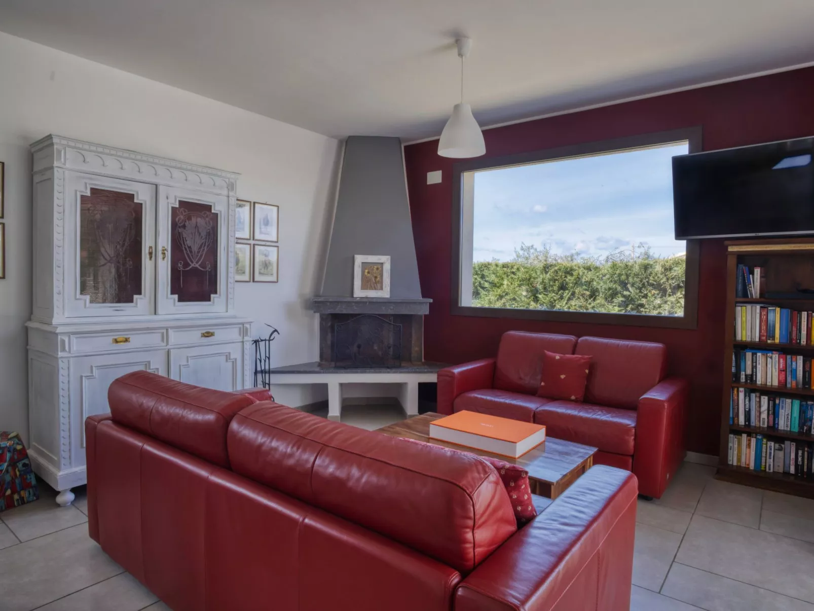 Villa of Wings-Inside